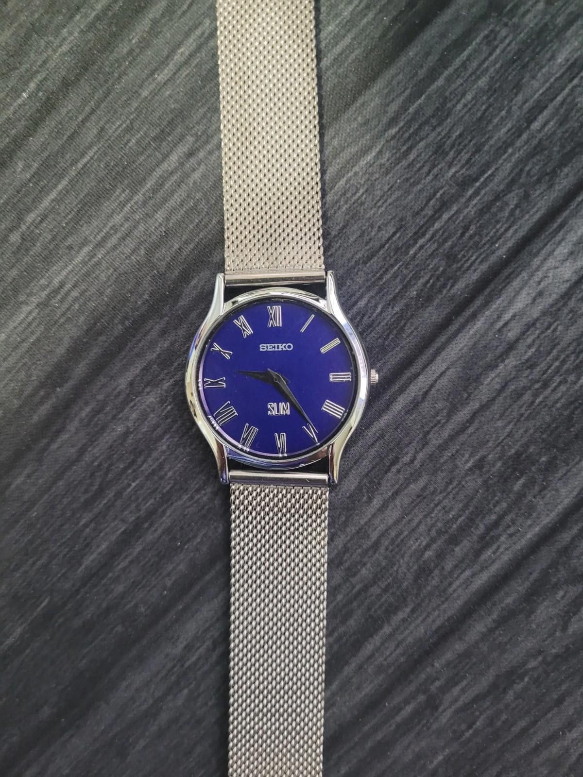 Rare Vintage Seíko Round Slim Roman Blue Dial Slv Mens Watch