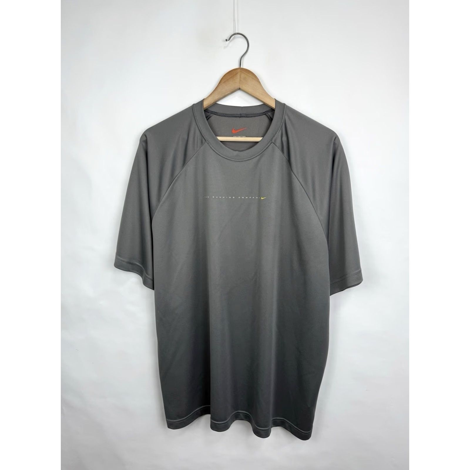 Nike VINTAGE Nike The Running Company Destination T-Shirt XL Mens Gray 90s Size US XL / EU 56 / 4 - 3 Thumbnail