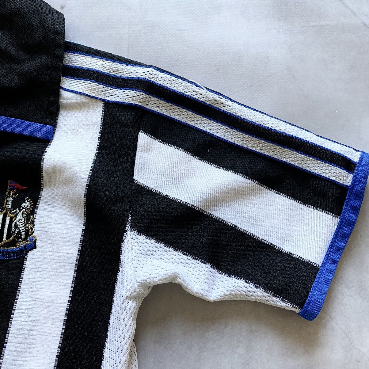 Vintage Rare 1996 Newcastle United Adidas Kids Y2K Jersey Tee Size US XXS / EU 40 - 5 Thumbnail