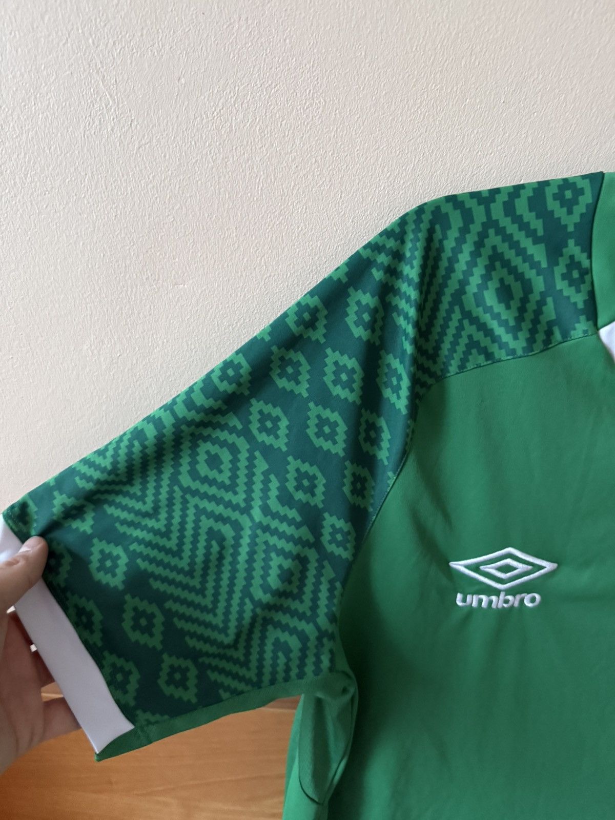 Umbro Umbro Chapecoense Brazil 2020/21 Home Soccer Jersey Size L Size US L / EU 52-54 / 3 - 5 Thumbnail