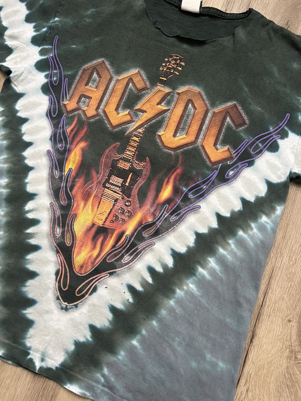 AC/DC × Band Tees × Liquid Blue Vintage 90s Liquid Blue Ac/Dc Tie Dye flame Hells Balls tee Size US M / EU 48-50 / 2 - 4 Thumbnail