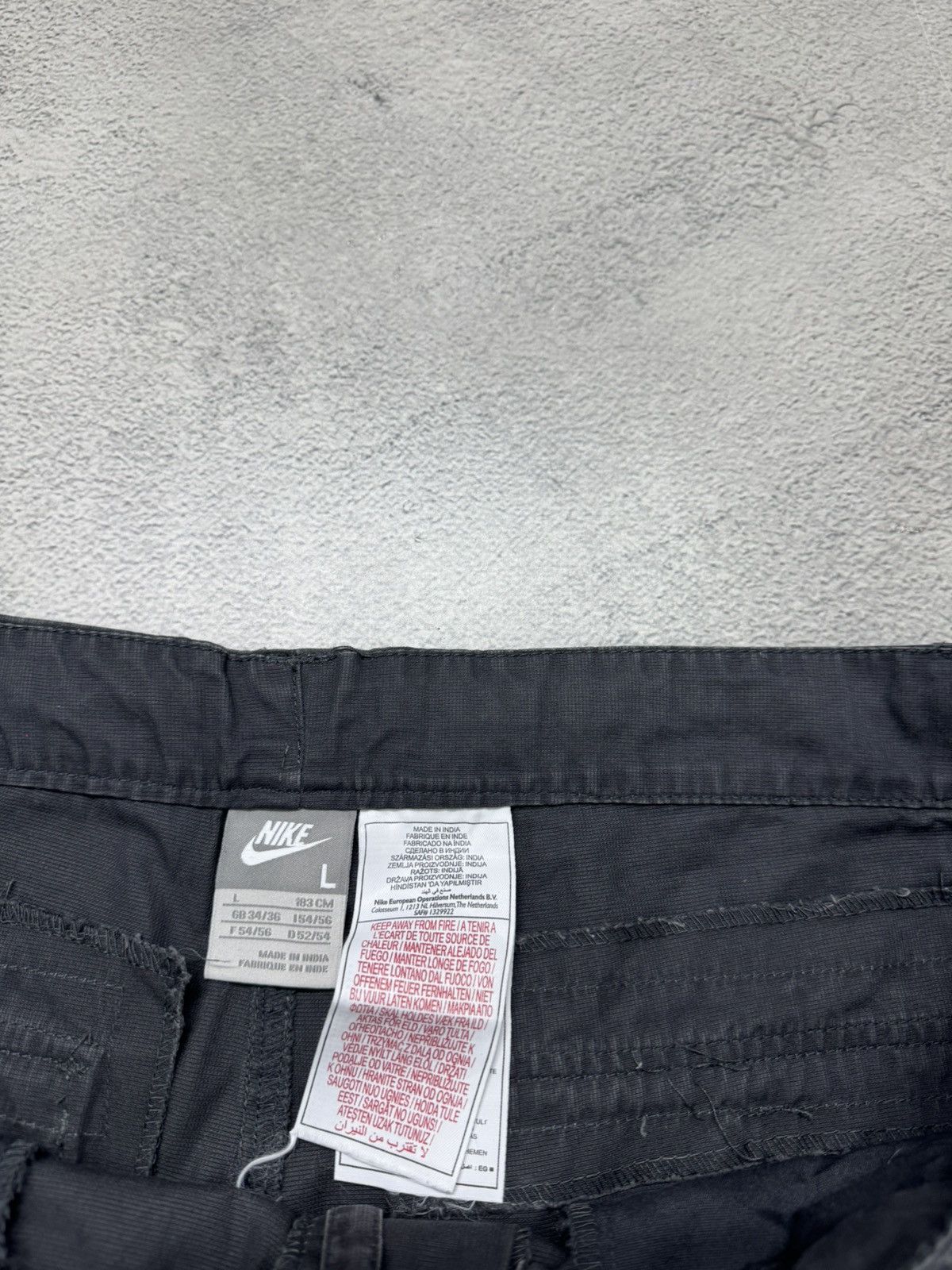 Nike Vintage Y2k Nike Cargo Swoosh Shorts Size US 32 / EU 48 - 8 Thumbnail