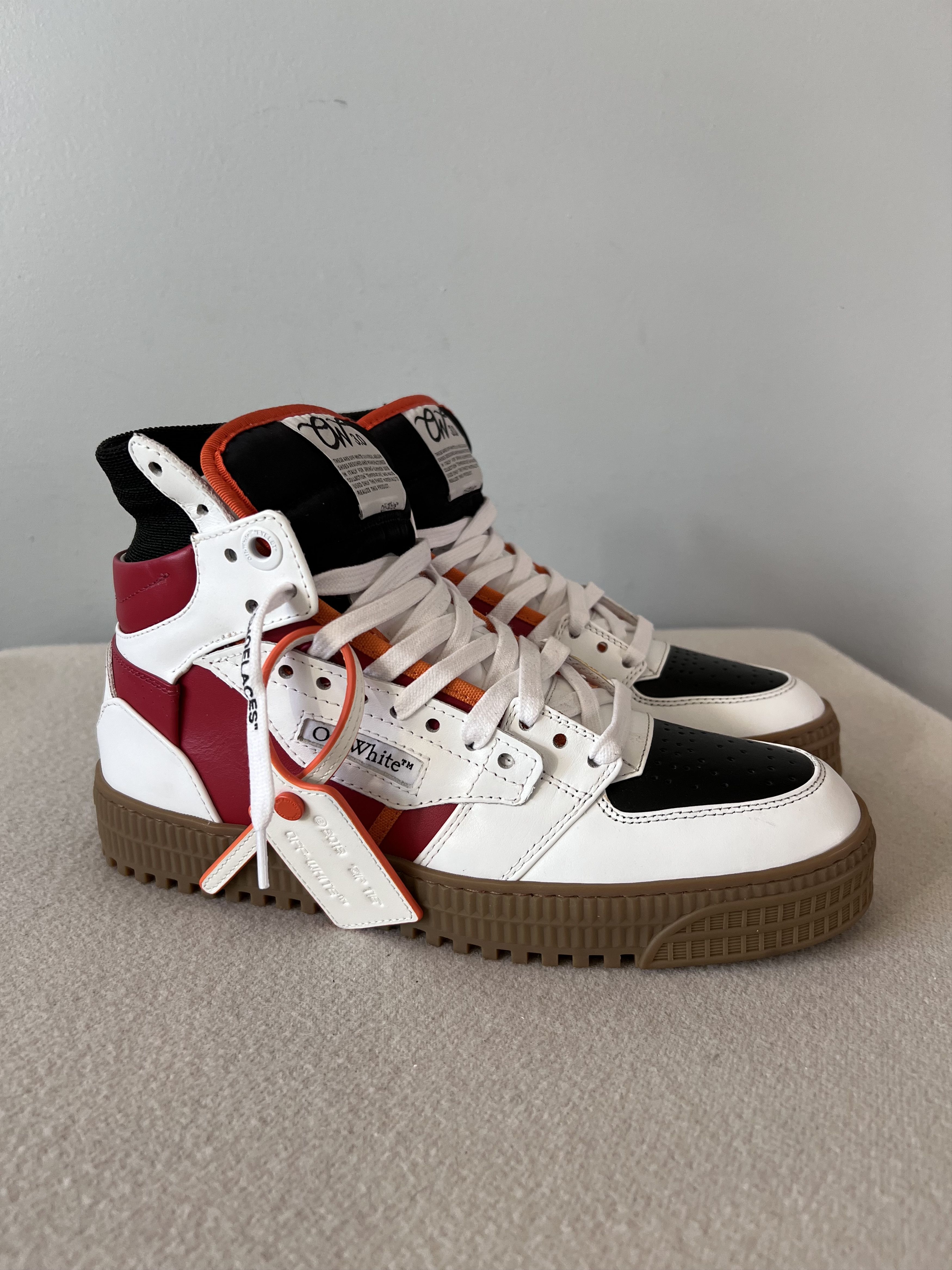 Off White 3.0 Off Court Calf Leather in White Red