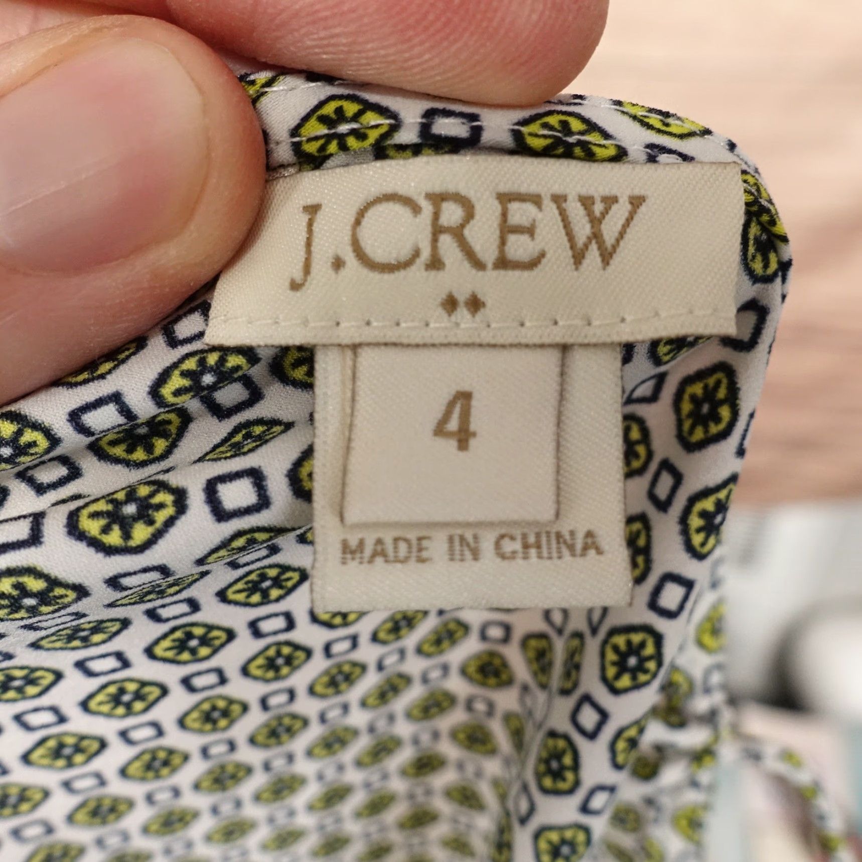 J.Crew J.CREW Shirt Womens 4 Green Tanktop Sleeveless Geometric Print Summer -35 Size S / US 4 / IT 40 - 6 Thumbnail