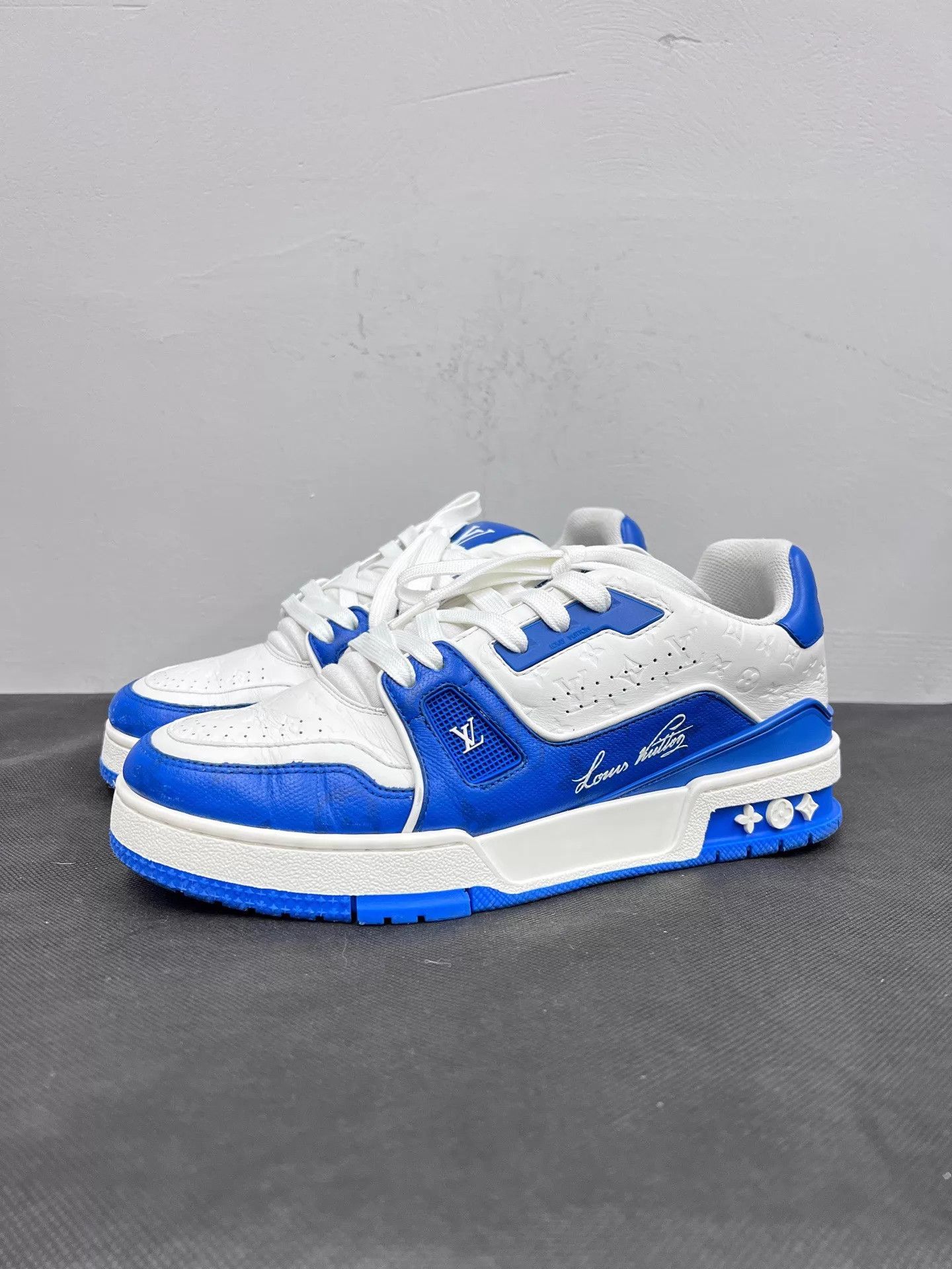 Louis Vuitton Lv Trainer White/Blue Embossed Sneaker EU39.5 MINT Size US 6.5 / EU 39-40 - 1 Thumbnail