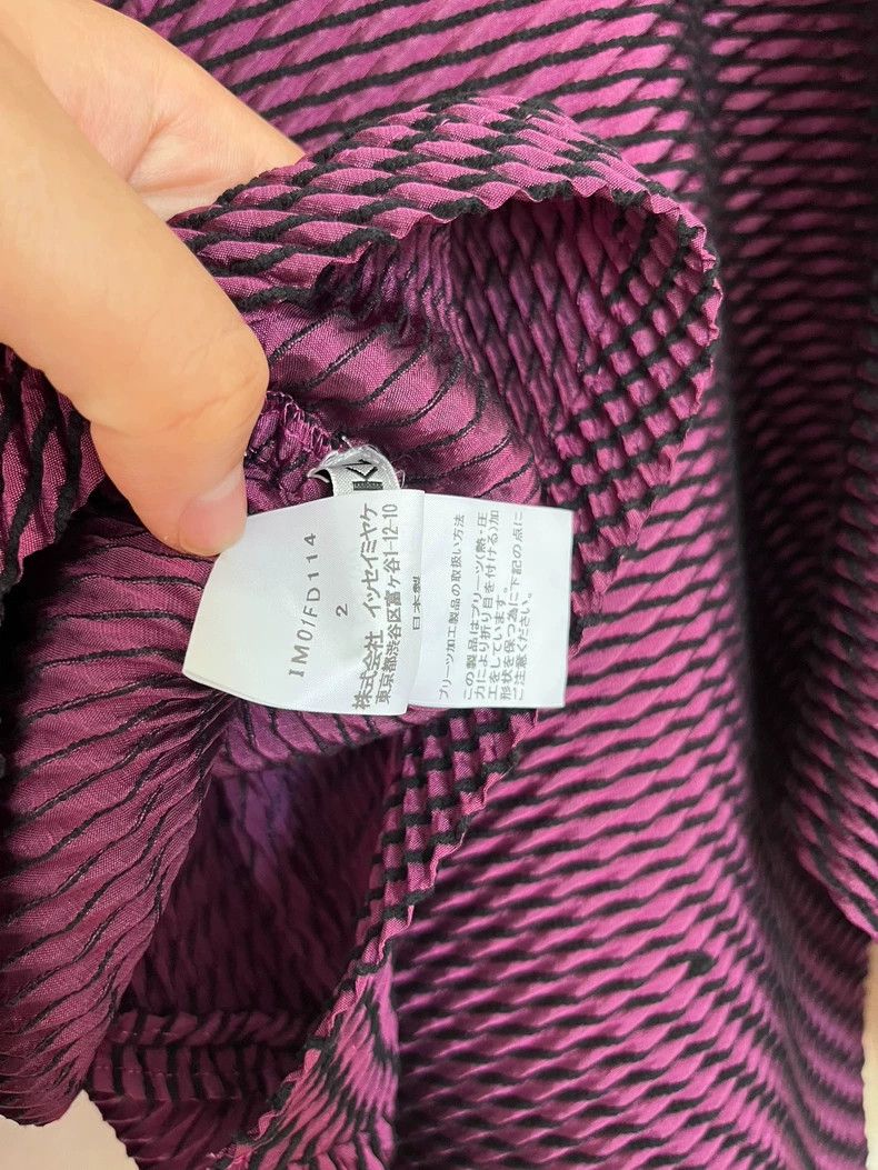Issey Miyake Issey Miyake size:2 Purple-black fish-scale coat Size XS / US 0-2 / IT 36-38 - 7 Thumbnail