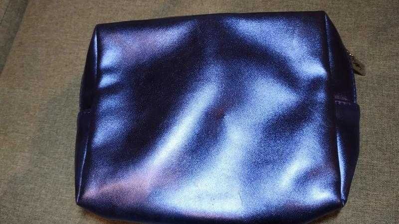 Yves Saint Laurent YSL Beauty Cosmetic Case Bag Size ONE SIZE - 3 Thumbnail