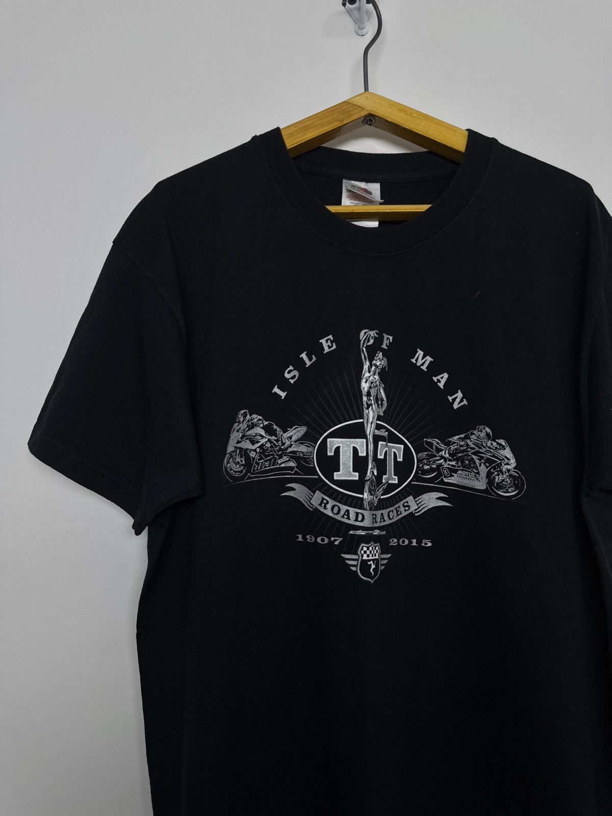 Fruit Of The Loom Vintage Moto racing t shirt Isle of Man road races 00’s Size US L / EU 52-54 / 3 - 6 Thumbnail