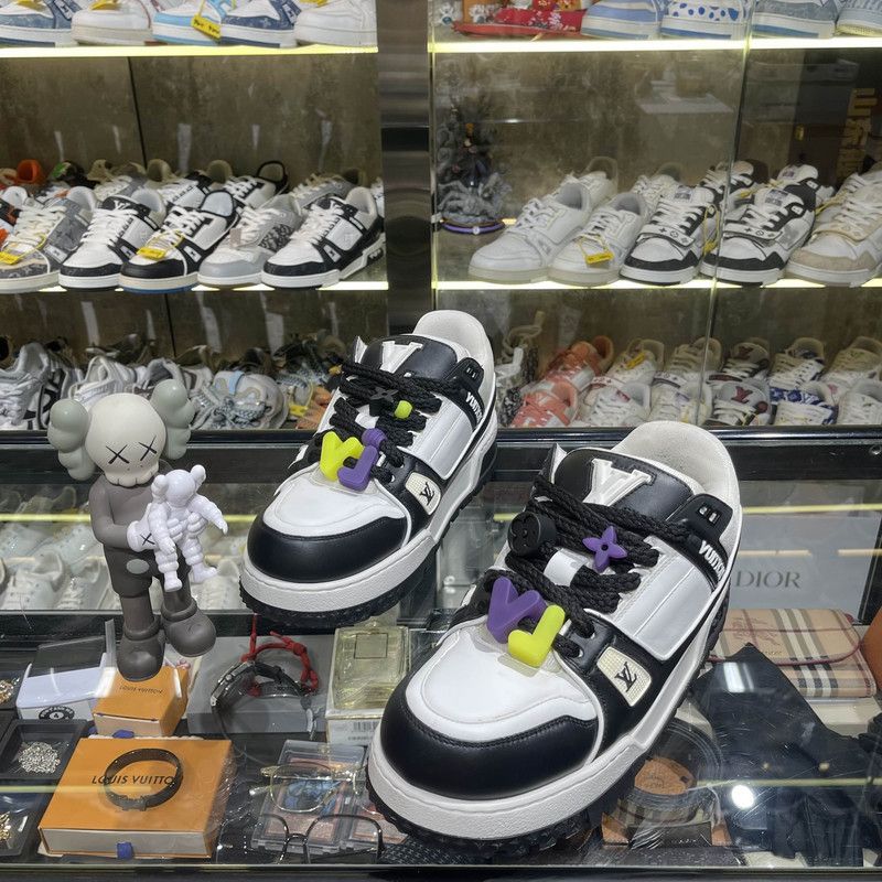 Louis Vuitton Louis Vuitton Trainer Maxi Low-Top Sneakers 0079 Size US 9 / EU 42 - 1 Thumbnail
