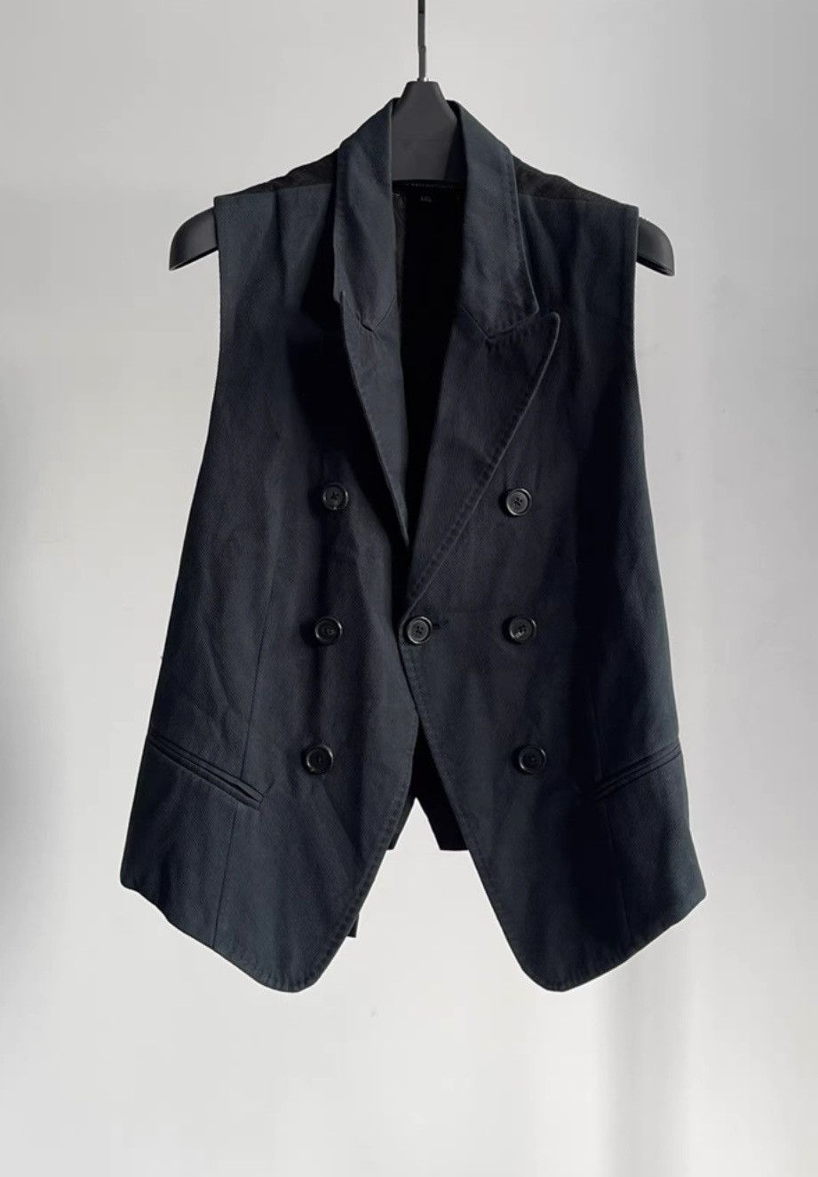 Ann Demeulemeester Ann Demeulemeester｜Double-breasted vest with peaked lapels Size 34S - 1 Thumbnail