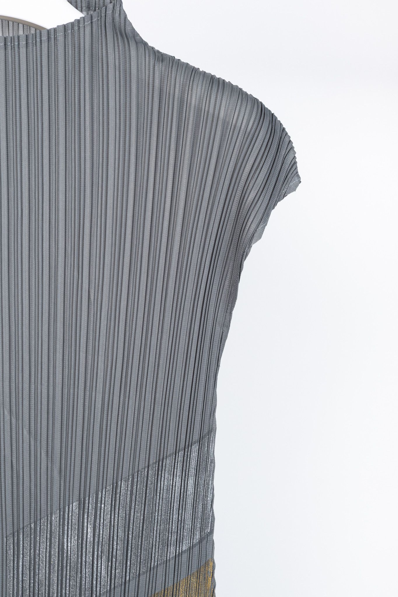 Other Grey Accordion-Pleated Metallic-Stripe Maxi Dress Size M / US 6-8 / IT 42-44 - 4 Thumbnail
