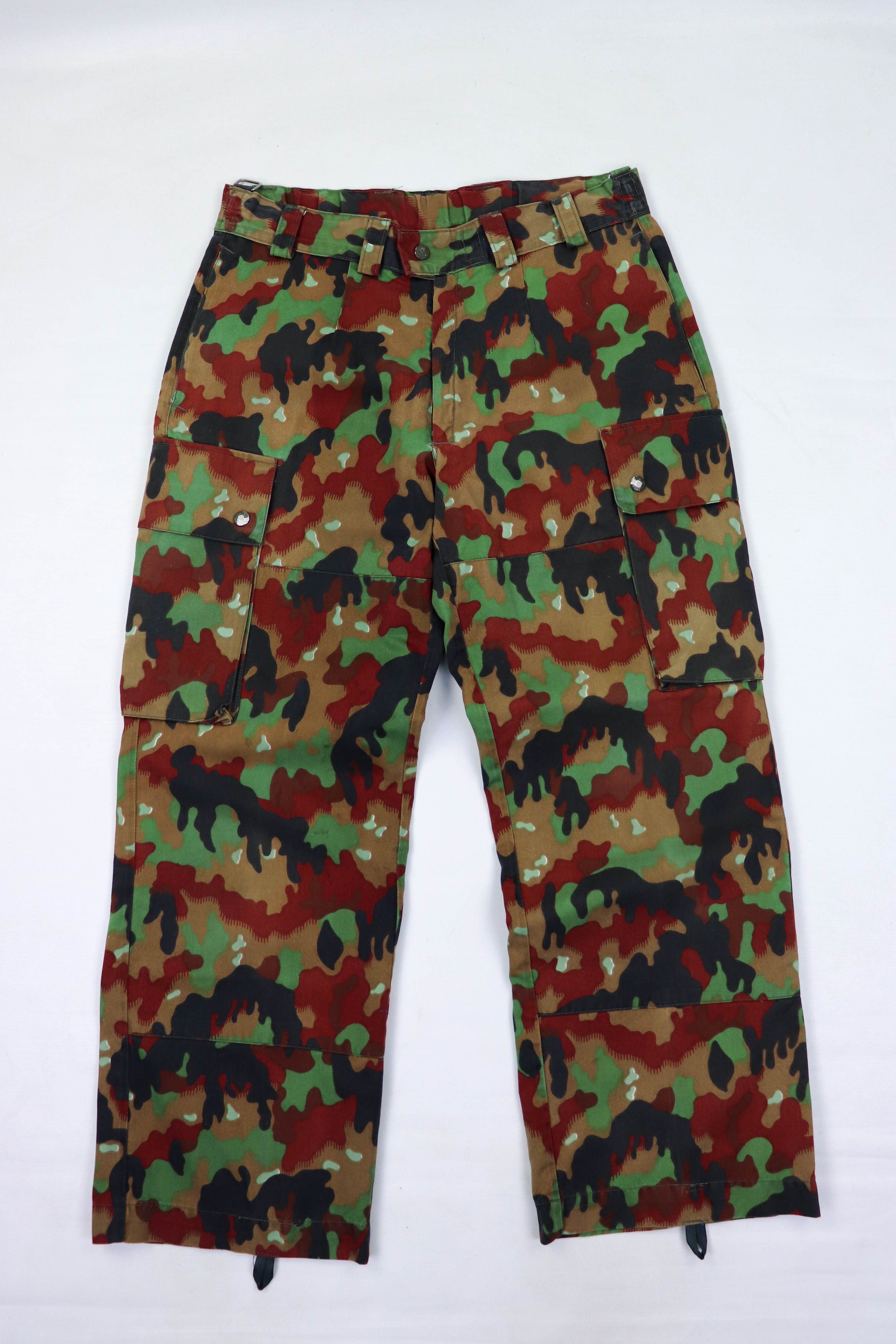 Vintage Vintage 90s Swiss Army Camouflage Cargo Pants Size US 32 / EU 48 - 1 Thumbnail