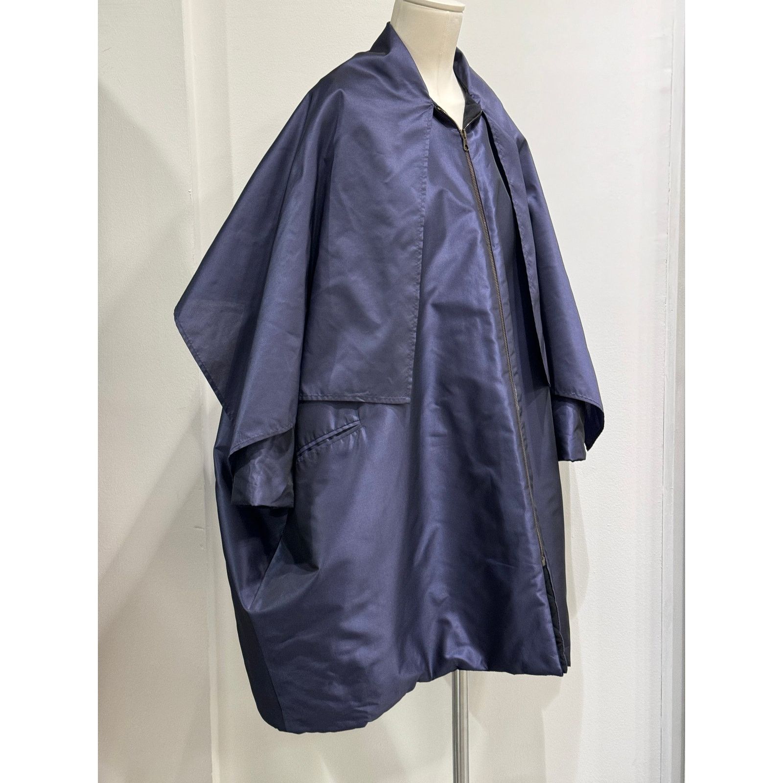 Dolce & Gabbana A/W 1991 Dolce & Gabbana iridescent oversized coat Size ONE SIZE - 1 Thumbnail