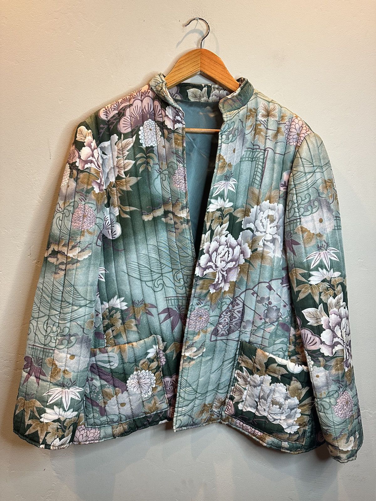 Vintage *RARE* Vintage 60s/70s Quilted Floral Japanese Kimono Jacket Size US L / EU 52-54 / 3 - 5 Thumbnail