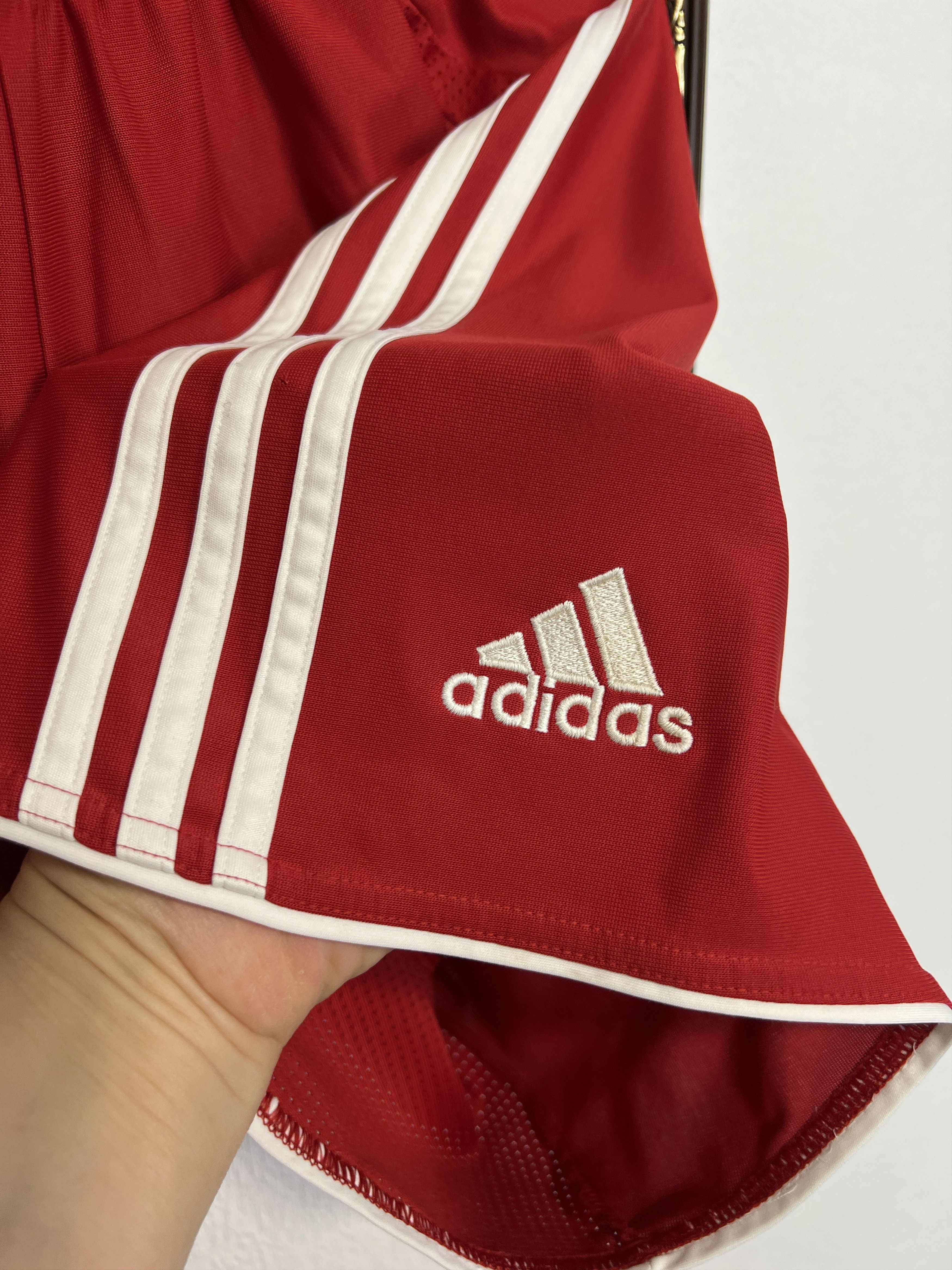Adidas Vintage Adidas Bayern Munich Football Shorts Soccer Athletic Size US 32 / EU 48 - 5 Thumbnail