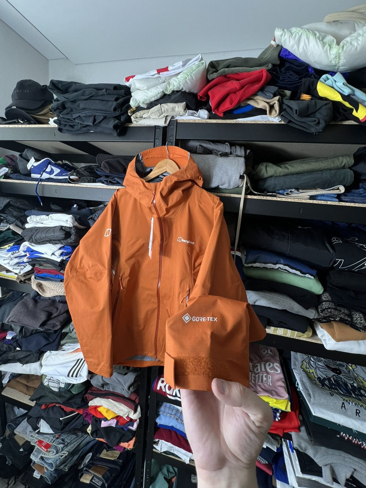 Berghaus Berghaus Summit Seeker GTX Waterproof Gore-Tex Jacket Size L Size US L / EU 52-54 / 3 - 13 Thumbnail