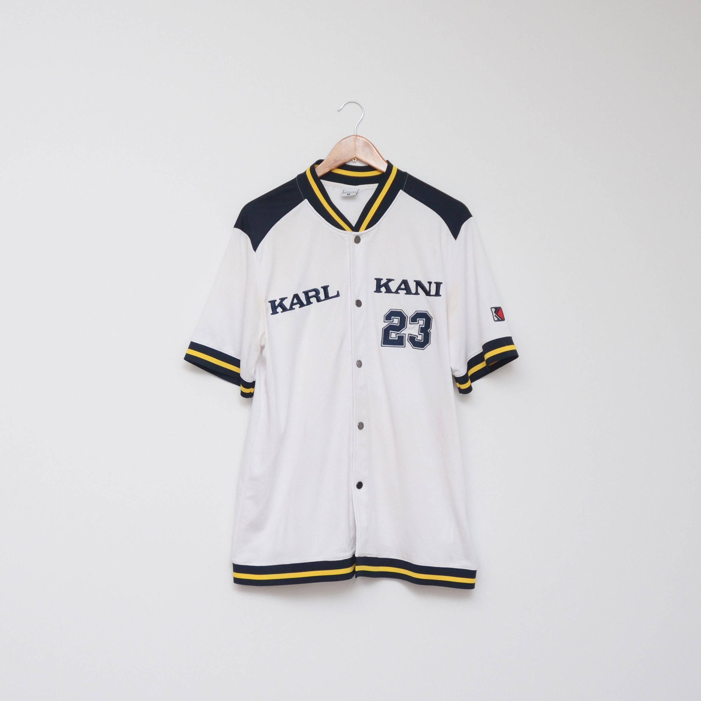 Karl Kani Karl Kani Striped Big Logo Jersey Size M White Hip-Hop Y2K Size US M / EU 48-50 / 2 - 1 Thumbnail