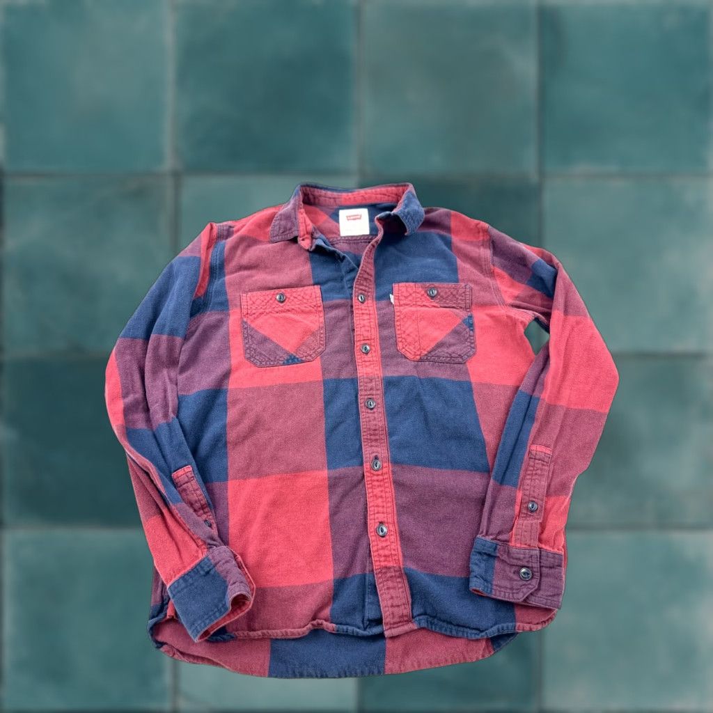 Levi's Levi’s Shirt Mens Small Red Blue Flannel Buffalo Plaid 100% Cotton Button-Up Collared Long Sleeve Casual Size US S / EU 44-46 / 1 - 1 Thumbnail