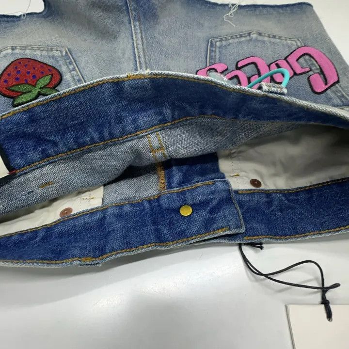 Gucci Gucci Strawberry Logo Denim Shorts for Women-2507 Size 25" / US 0 / IT 36 - 5 Thumbnail