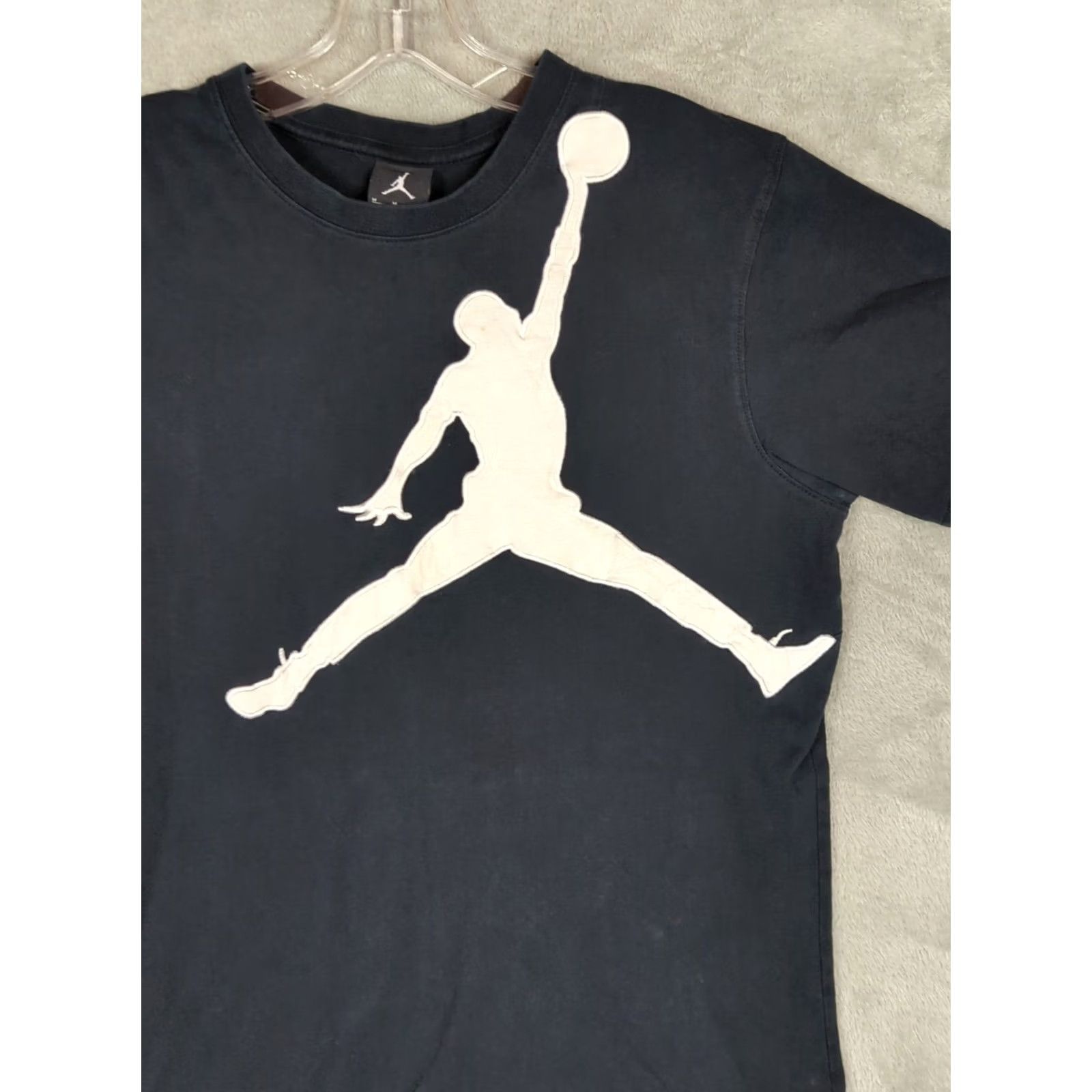 Nike VINTAGE Nike Jordan Jump Shirt Embroidered Logo Size M Black Mens T-Shirt Size US M / EU 48-50 / 2 - 3 Thumbnail