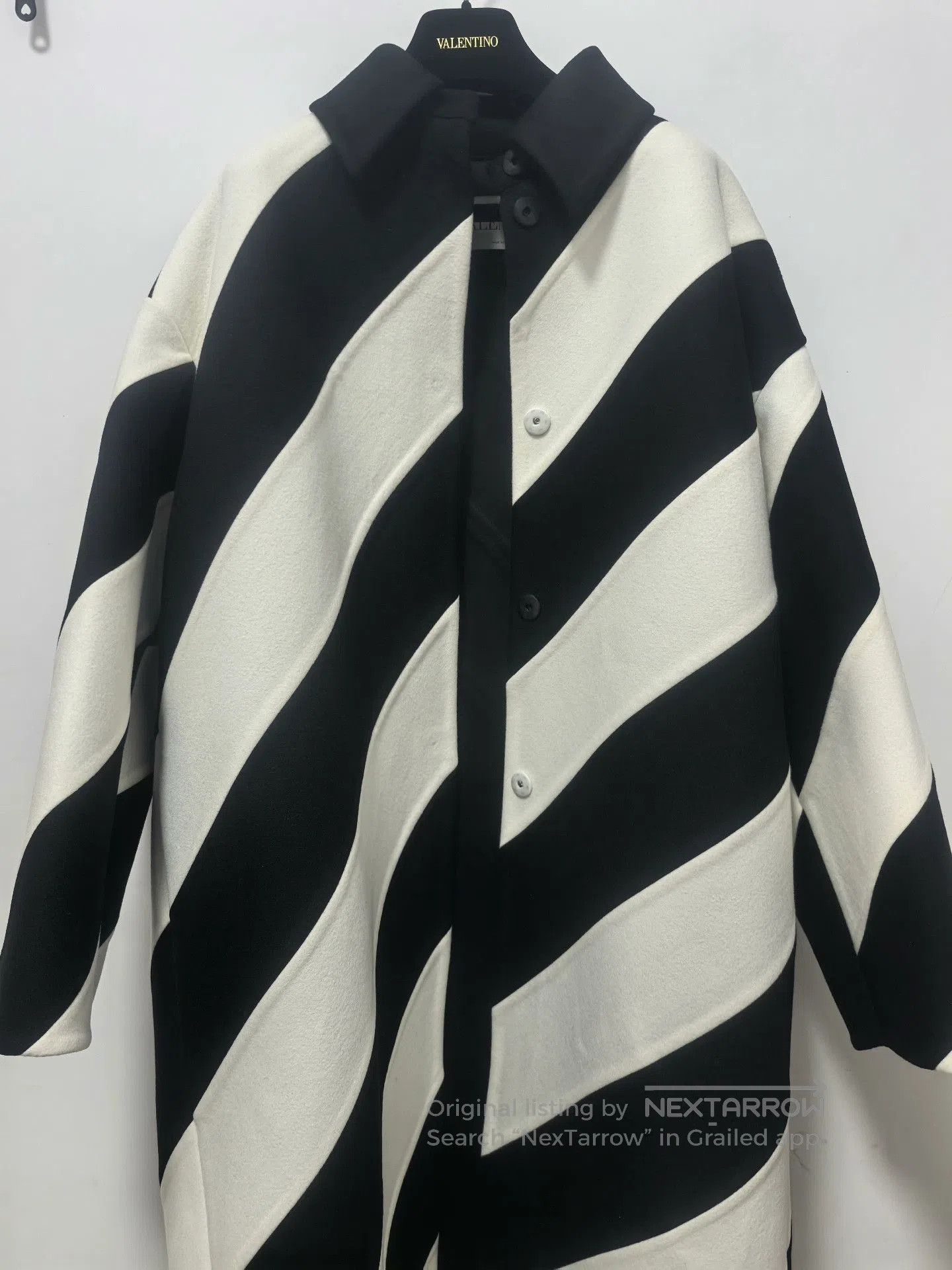 Valentino Valentino FW23 Diagonal Stripe Coat. Size S / US 4 / IT 40 - 6 Thumbnail