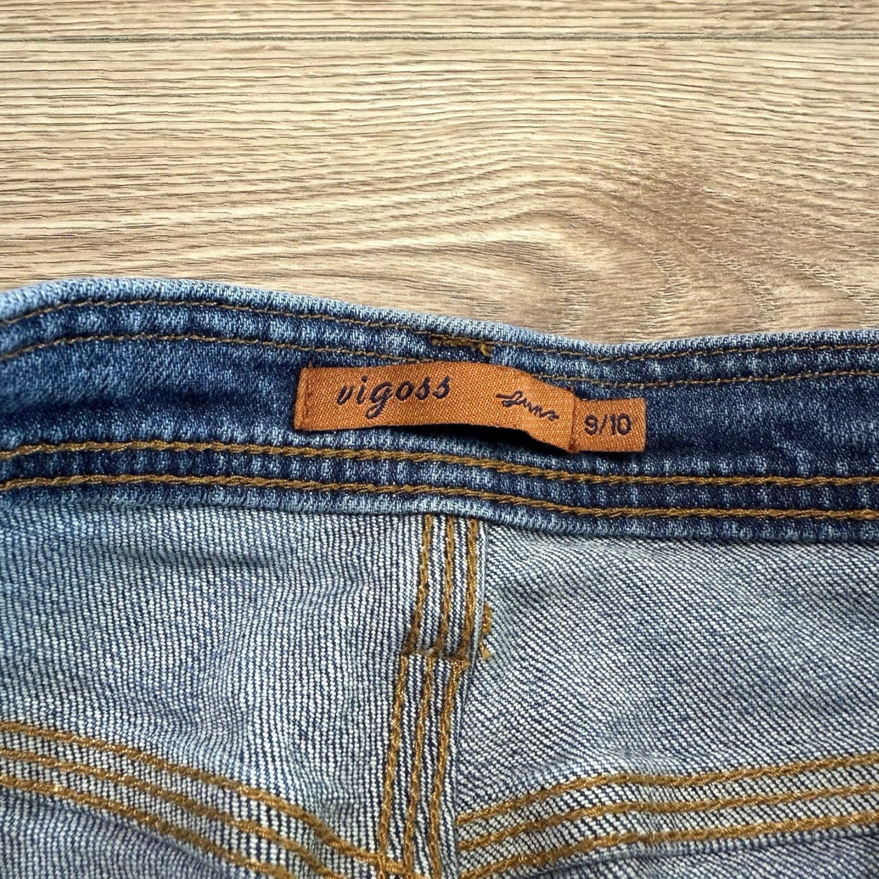 Vintage VIGOSS Women's Capri Jeans Denim Cotton Blend Size 9/10 Blue Mid Rise 20.5 Inch Inseam Size 30" / US 8 / IT 44 - 2 Thumbnail