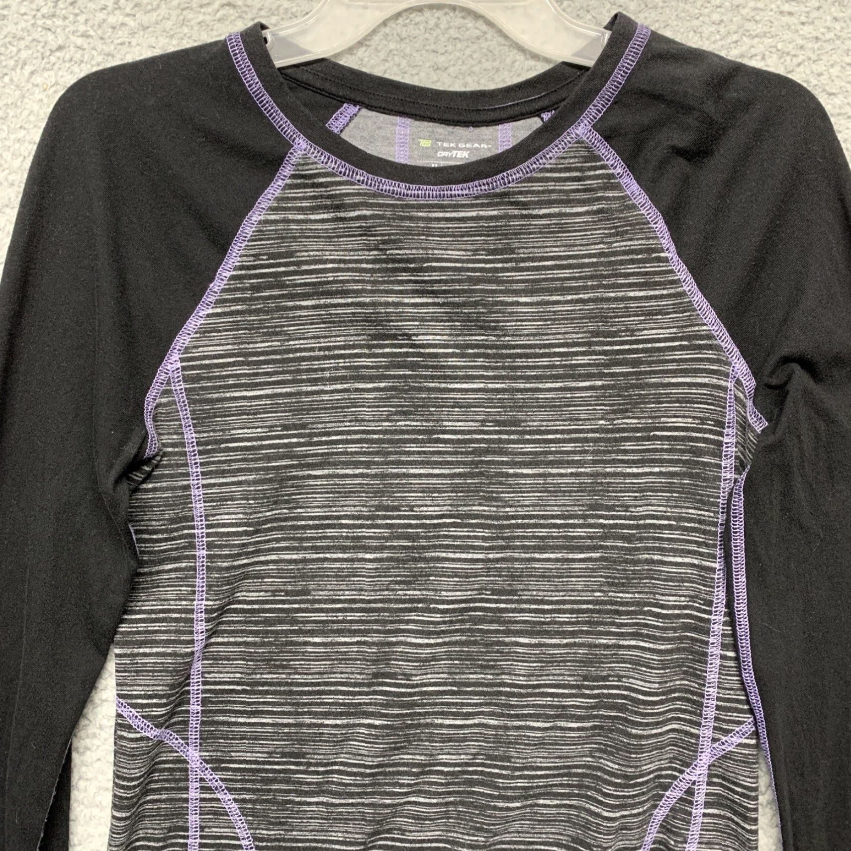 Tek Gear Tek Gear Dry Tek Athletic Top Womens XS Gray Long Sleeve Pullover T-Shirt 40 Tee Style Purple Heather Black Size XS / US 0-2 / IT 36-38 - 2 Thumbnail