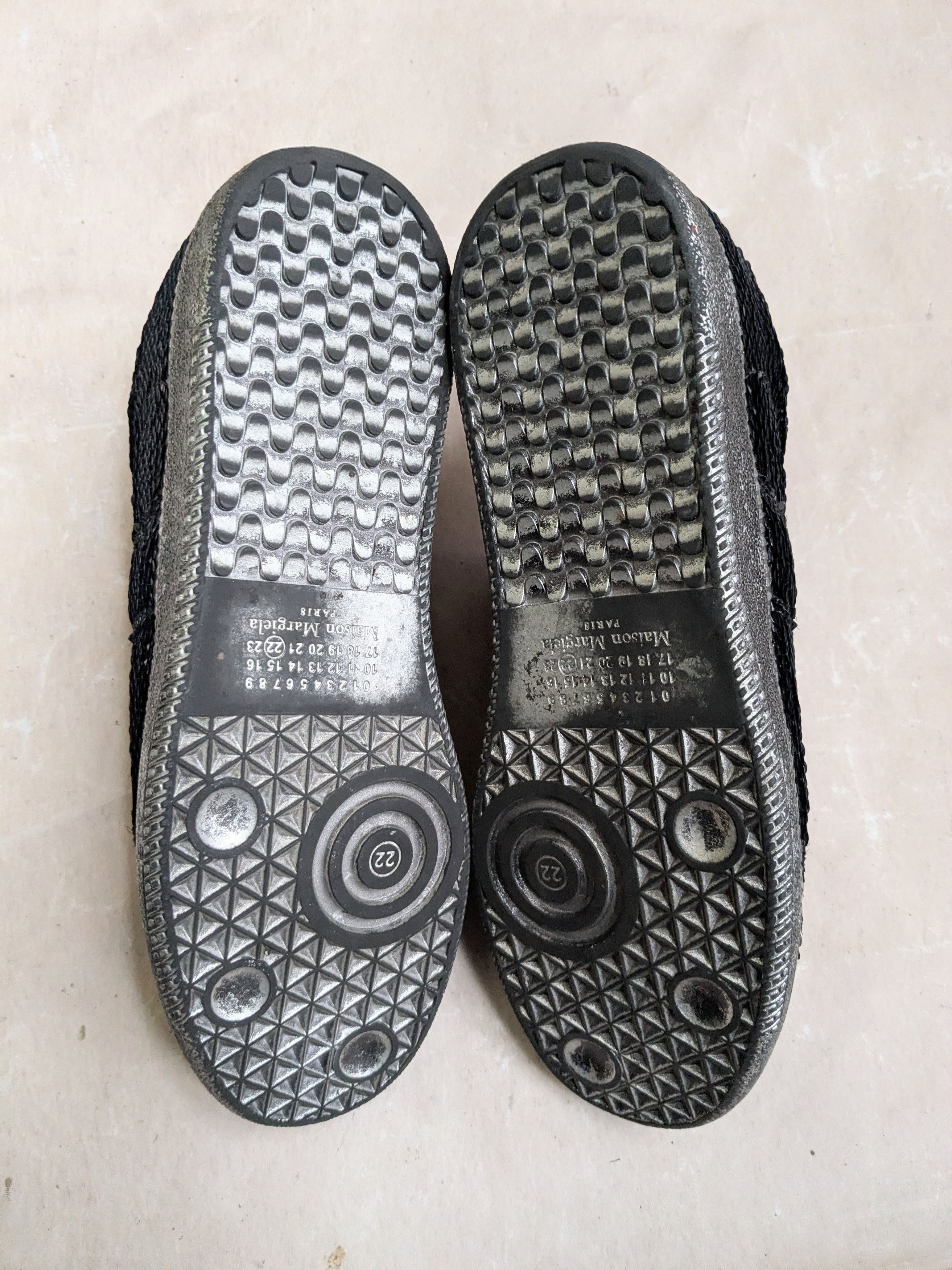 Maison Margiela Maison Margiela Replica GAT Black Sequins 8 41 Low Tops Size US 8 / EU 41 - 17 Thumbnail