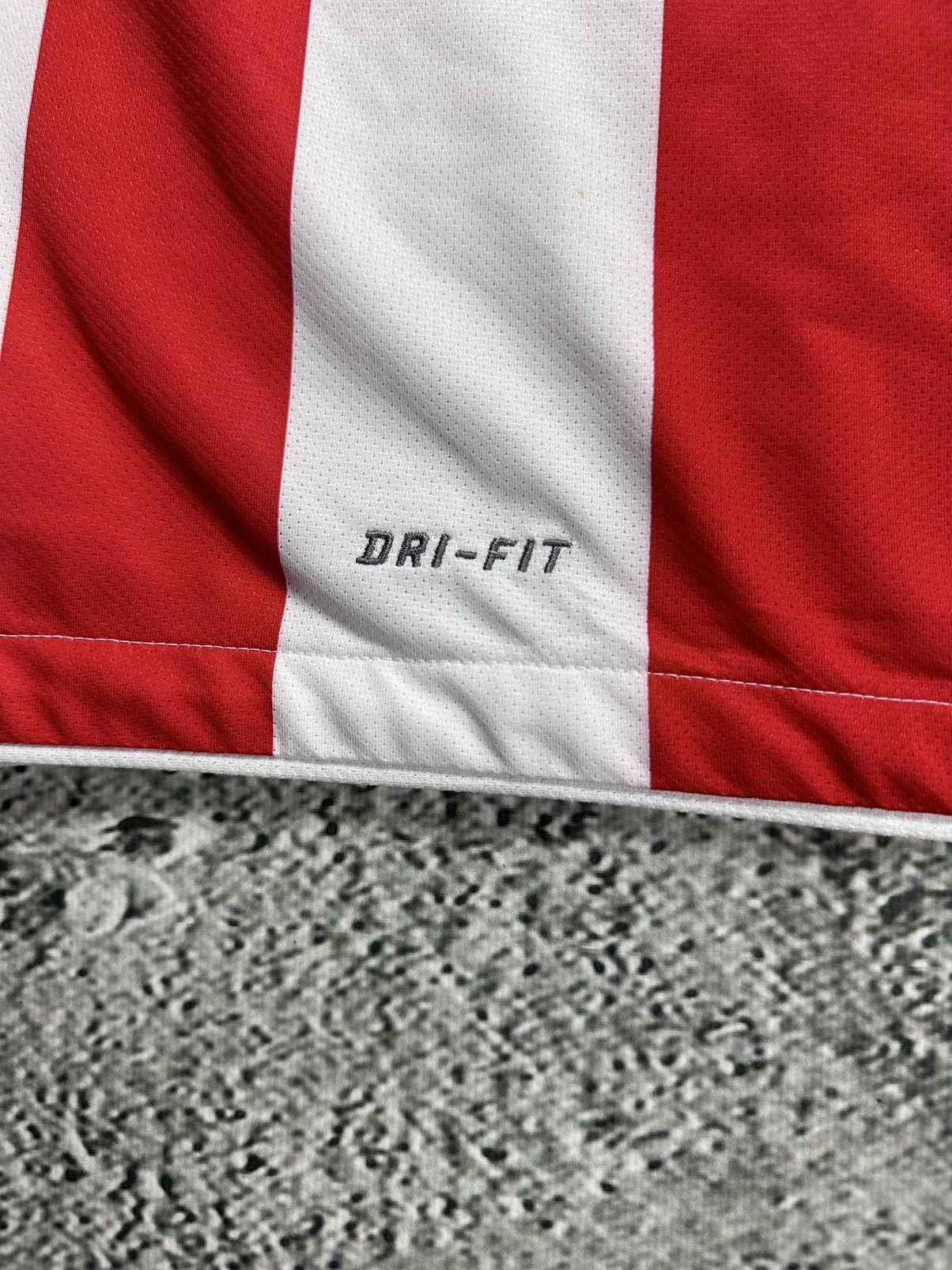 Nike × Vintage Atletico Madrid vintage Nike Jersey Kia 2010 2011 red Size US XXL / EU 58 / 5 - 5 Thumbnail