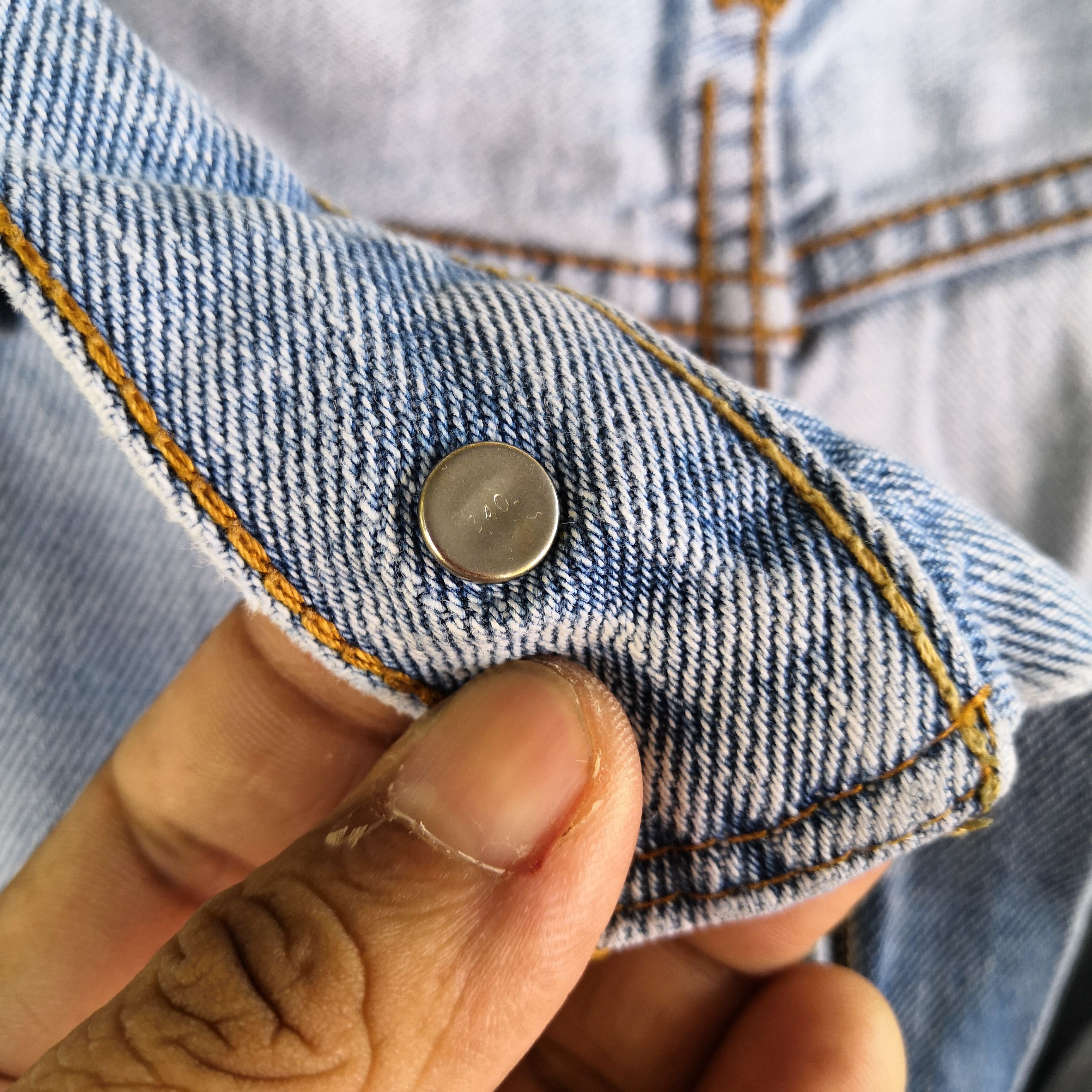 Levi's Vintage Levis 550 Sun Faded Denim Levi's Light Wash Jeans Size US 34 / EU 50 - 7 Thumbnail