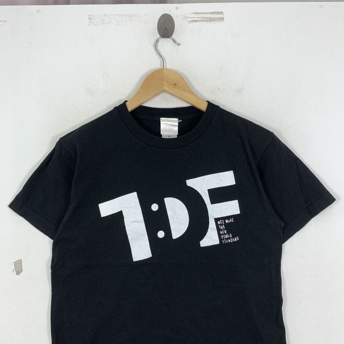 Japanese Brand MOMOIRO CLOVER Z TDF Team Momoclo Japanese Idol Tshirt Size US S / EU 44-46 / 1 - 3 Thumbnail