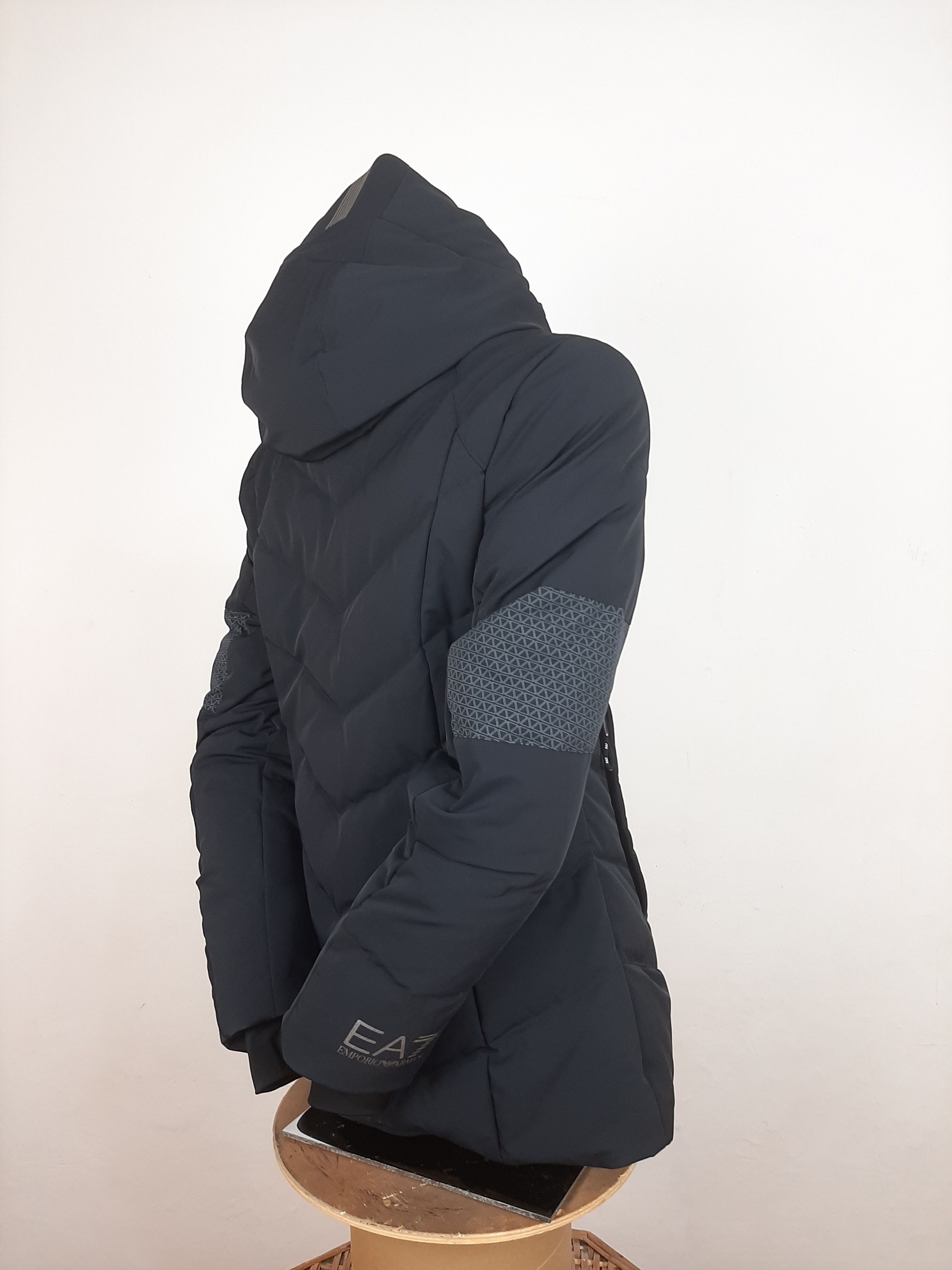 Emporio Armani Emporio Armani EA7 Ski Jacket Black Women's Size L Down Size L / US 10 / IT 46 - 5 Thumbnail