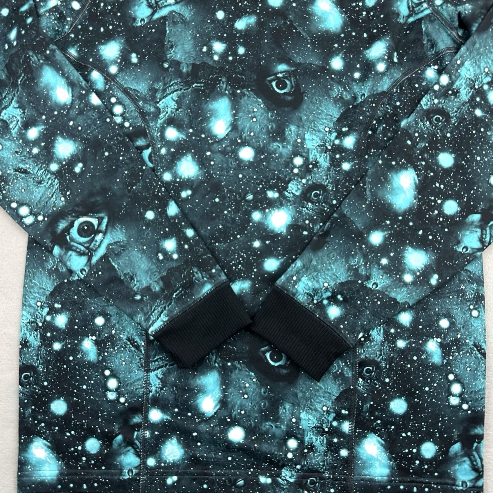 Under Armour Under Armour Shirt Men Medium Blue Eyes Galaxy AOP Coldgear Fitted Crewneck M Size US M / EU 48-50 / 2 - 3 Thumbnail