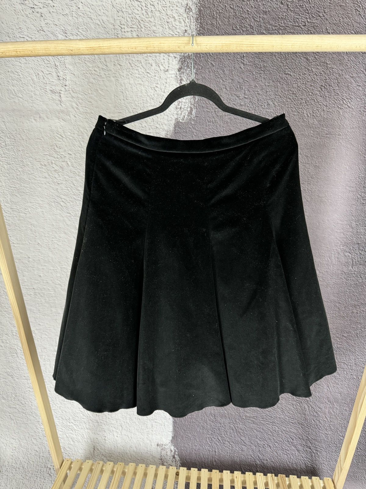 Moschino NEW Moschino Cheap and Chic black velour style midi skirt Size 32" / US 10 / IT 46 - 8 Thumbnail