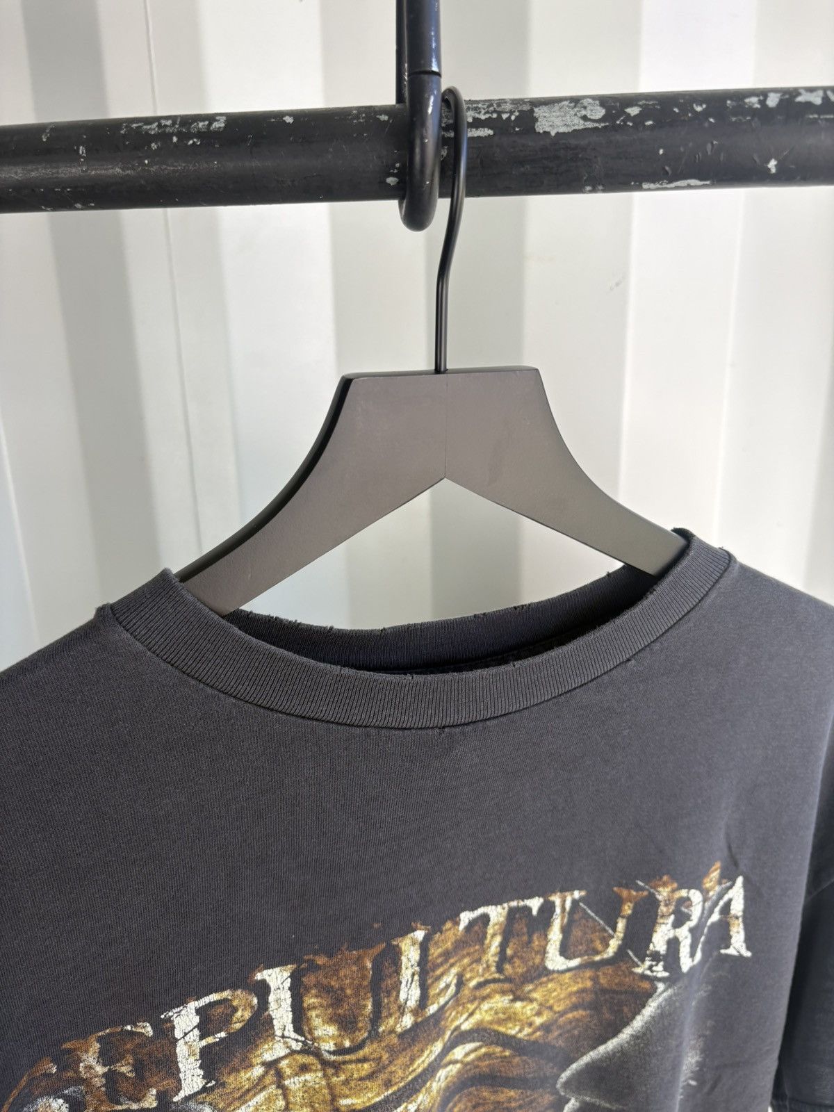 Band Tees Thrashed Sepultura Distressed Faded Repair Shirt GRUNGE Band Size US L / EU 52-54 / 3 - 6 Thumbnail