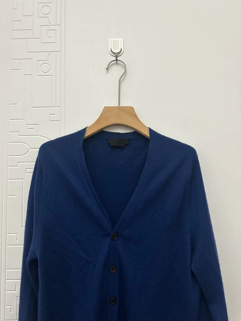 Alexander McQueen Alexander McQUEEN Blue men's cardigan, made of cashmere Size US S / EU 44-46 / 1 - 2 Thumbnail
