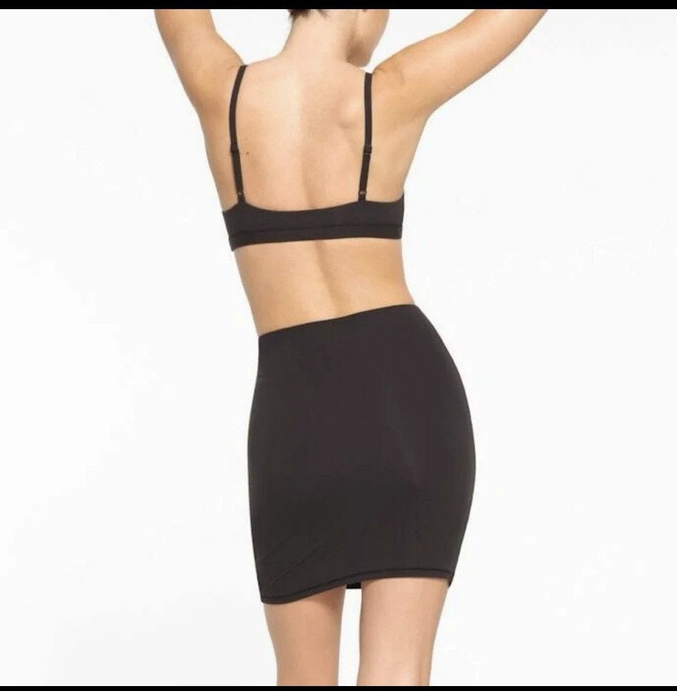 SKIMS NWT SKIMS Fits Everybody Mini Skirt Small Size 27" / US 4 / IT 40 - 3 Thumbnail
