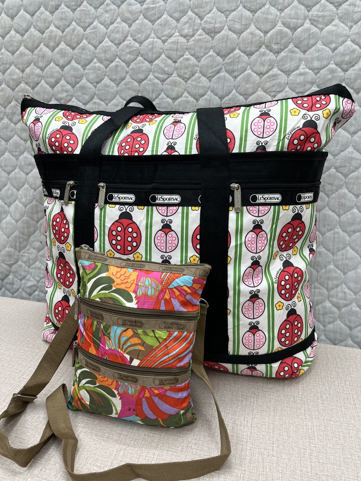 Hypebeast × LeSportsac 🔥🔥🔥STEALS 2PCS LESPORTSAC BAG Size ONE SIZE - 2 Thumbnail
