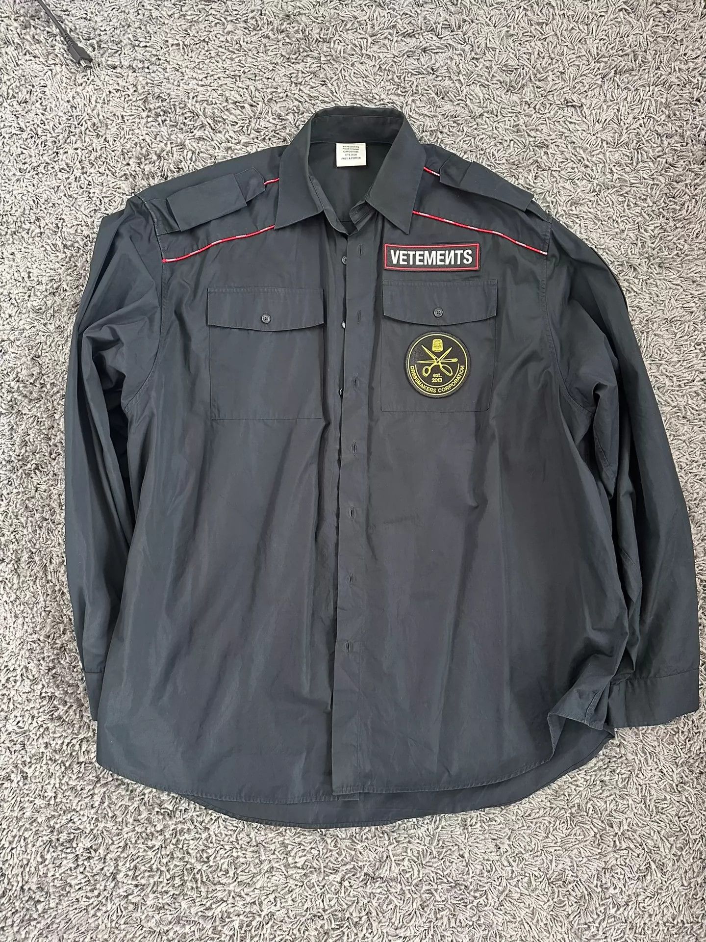 Vetements Vetements 20ss Officer Shirt McDonald's Season Security -DMC Size US M / EU 48-50 / 2 - 1 Thumbnail