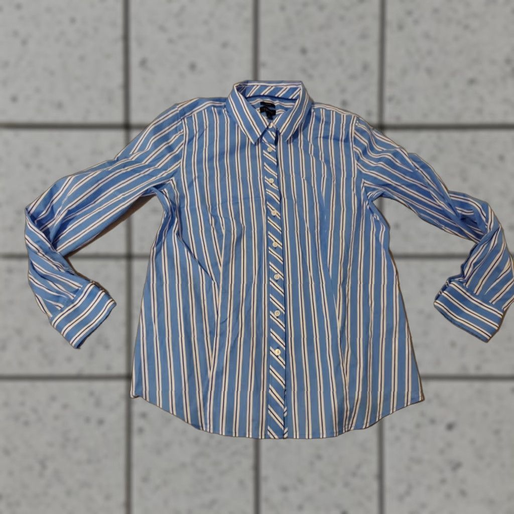Talbots Womens Talbots Dress Shirt Blouse 8 Blue Cotton Shirt Womens 8 Blue Cotton Blouse Talbots Shirt Size M / US 6-8 / IT 42-44 - 1 Thumbnail