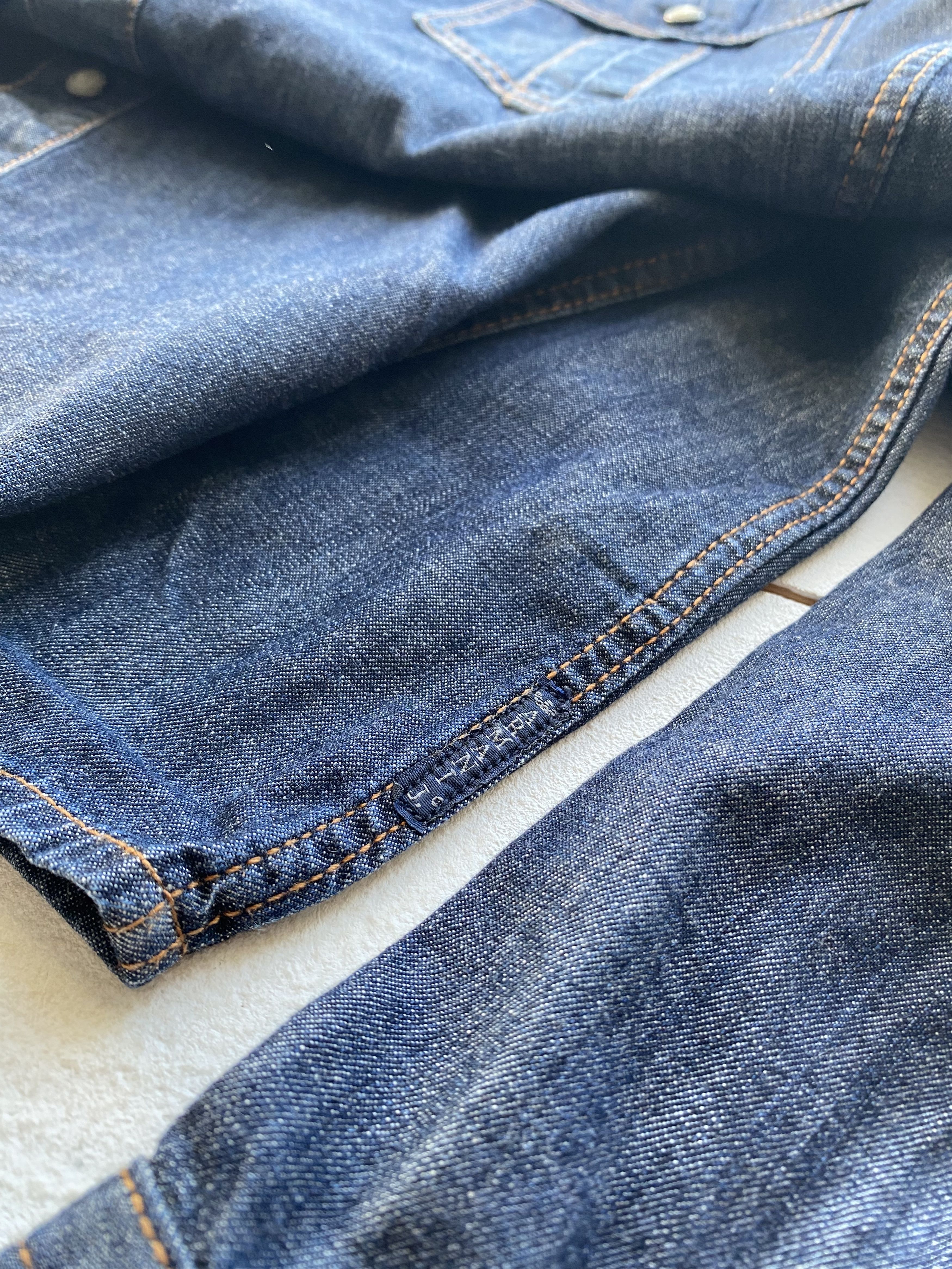 Armani 90s Armani Jeans Archive Designer Blue Denim Button Shirt M Size US M / EU 48-50 / 2 - 3 Thumbnail
