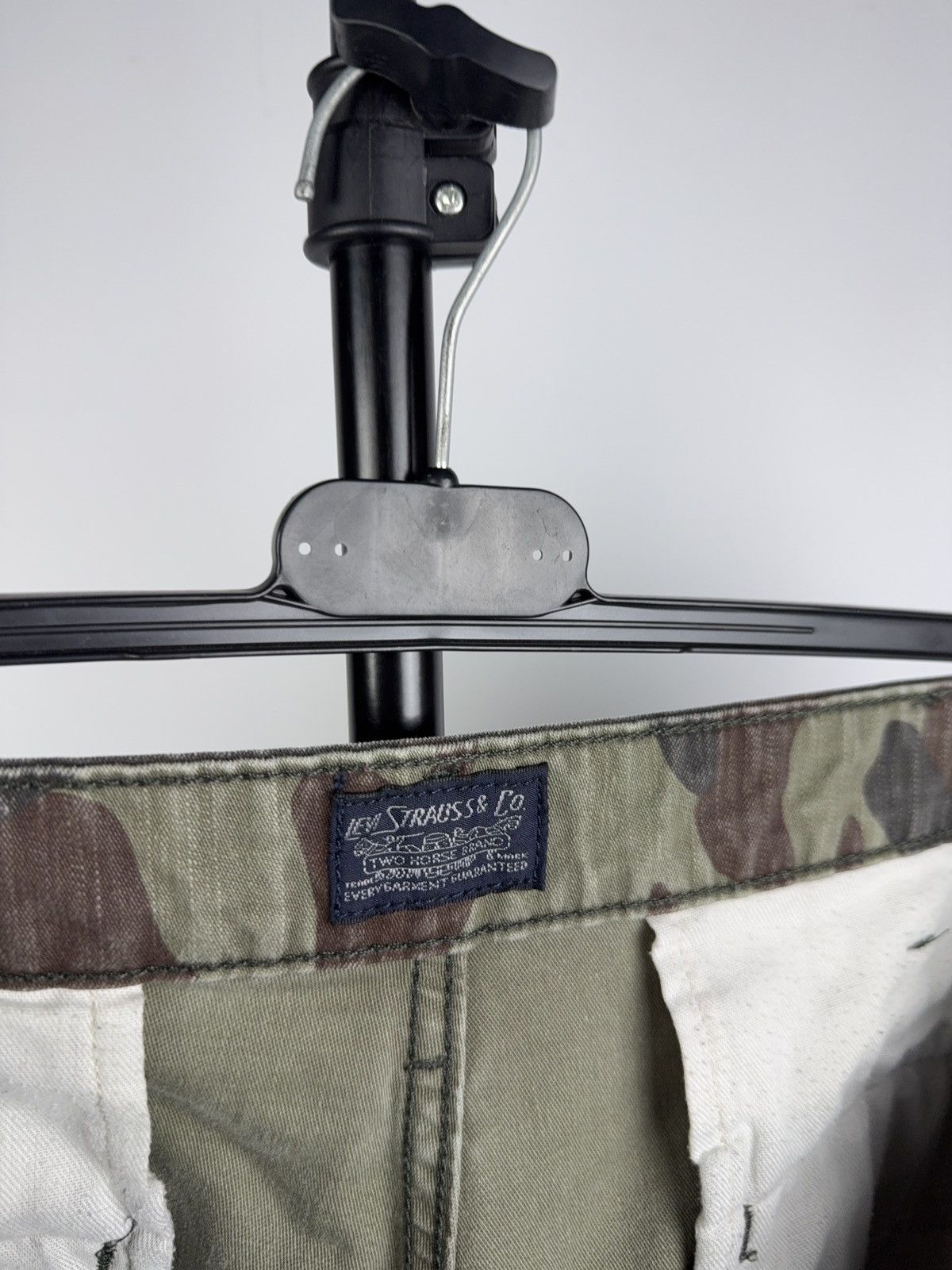 Levi's Retro Y2K 00s Levi’s Camo Cargo Shorts Label Utility Fit Size US 36 / EU 52 - 11 Thumbnail
