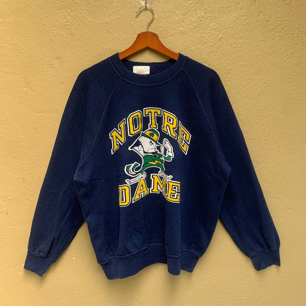 Vintage Vintage MADE IN USA NOTRE DAME Leprechaun Sweatshirt Size US L / EU 52-54 / 3 - 1 Thumbnail