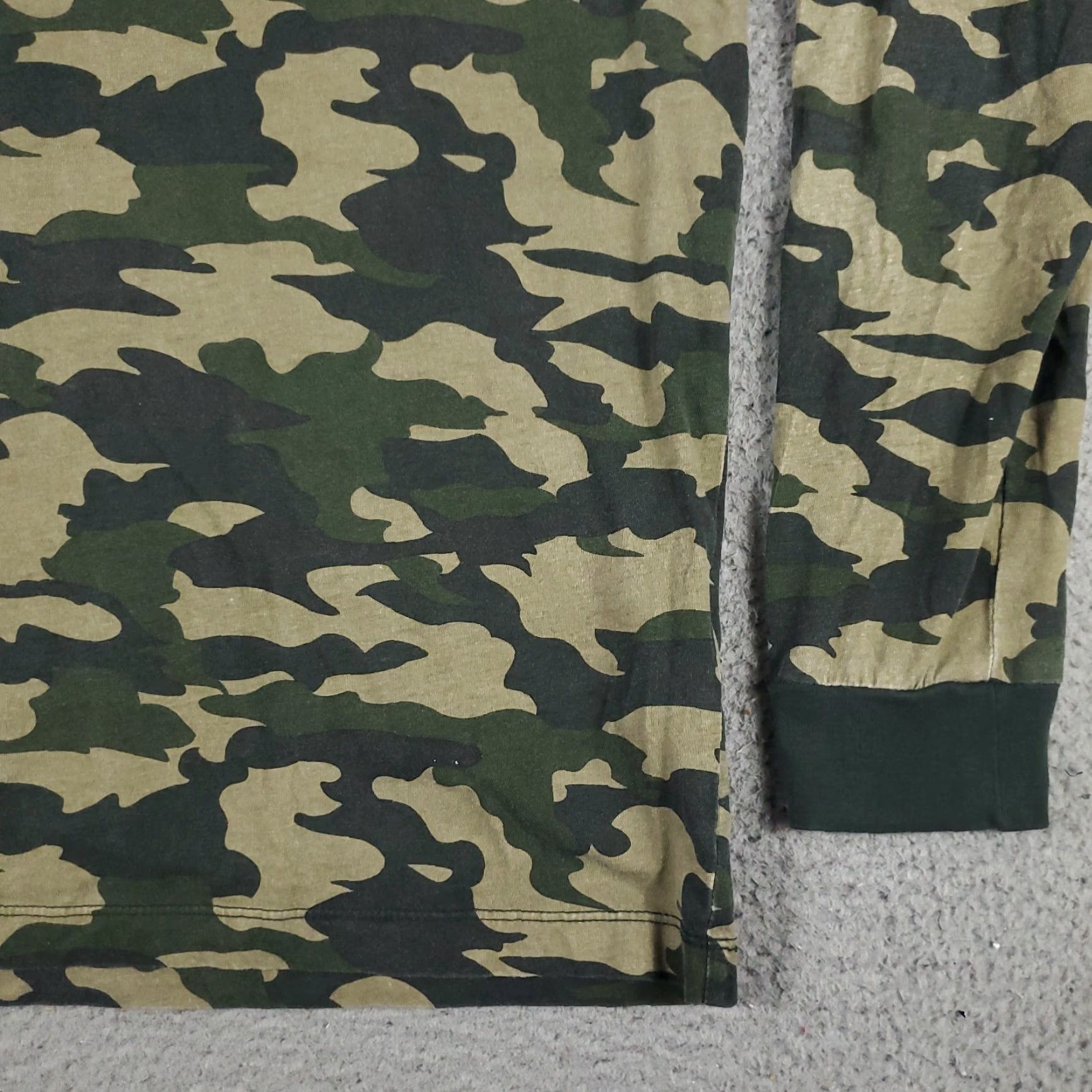 True Religion True Religion T Shirt Mens Size Medium Camouflage Long Sleeve Crew Neck Logo Cotton Blend Green Classic Modern American Adult Mens Size US M / EU 48-50 / 2 - 4 Thumbnail