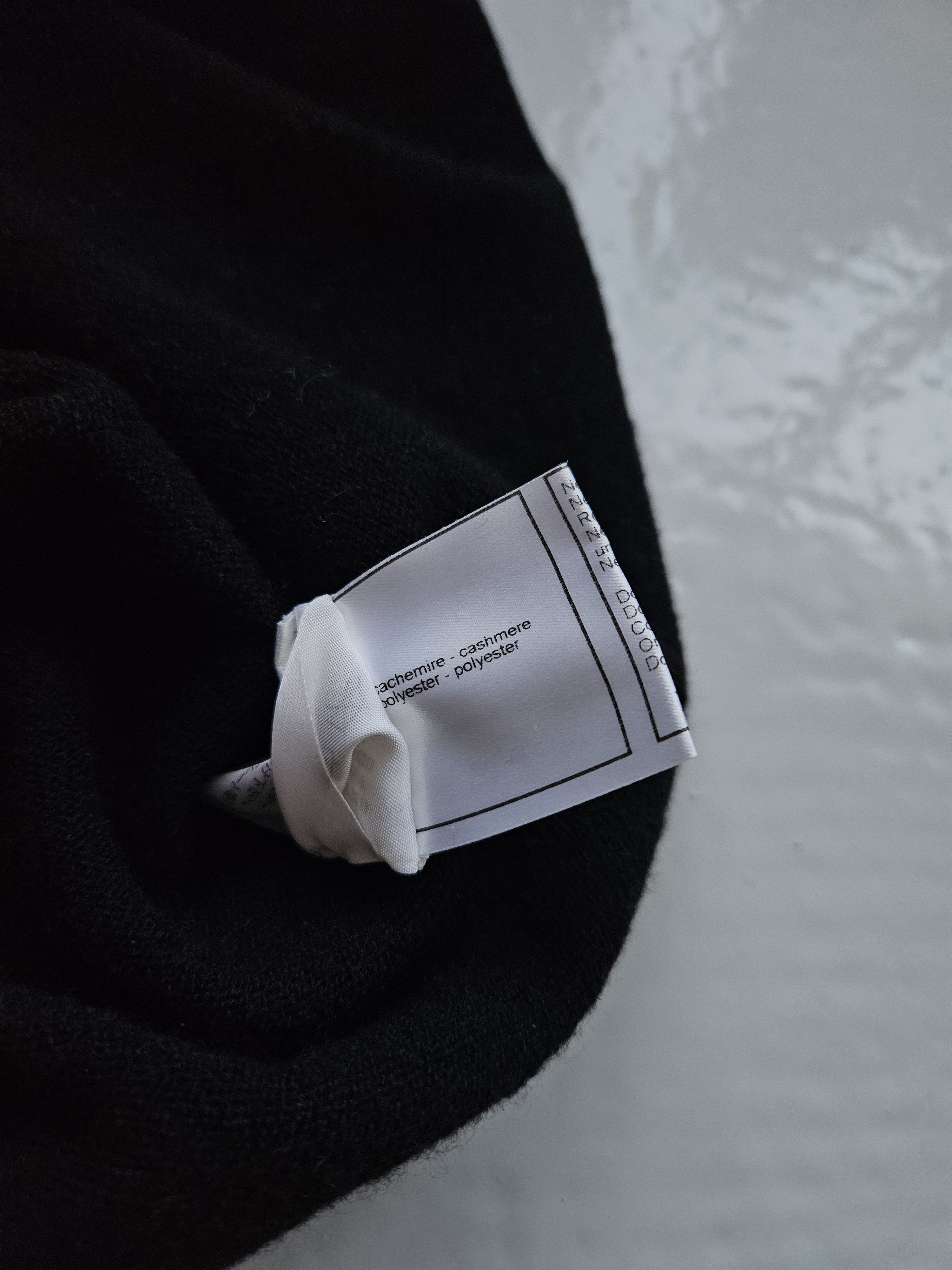 Chanel AW2001 Chanel logo plate cashmere blend turtleneck Size M / US 6-8 / IT 42-44 - 17 Thumbnail