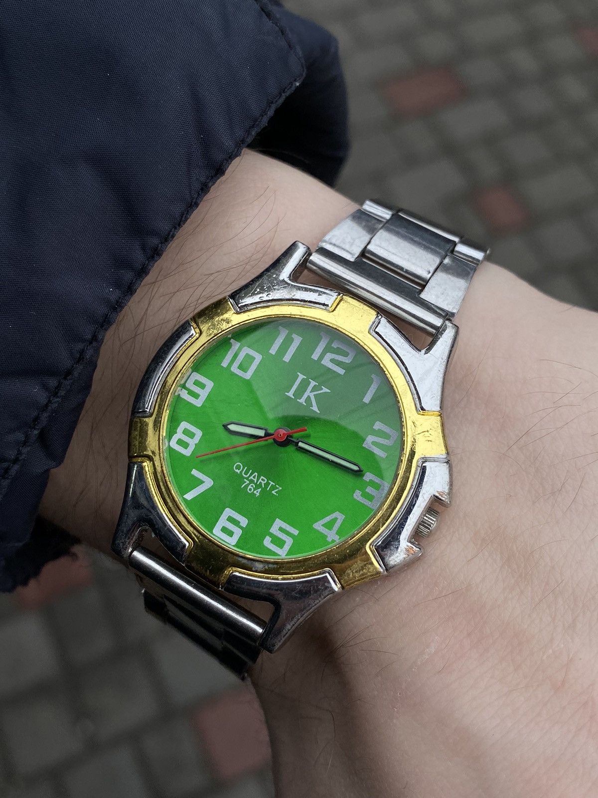 Vintage Green Dial Sport Watch with Gold Accent - Japanese Brand Size ONE SIZE - 3 Thumbnail