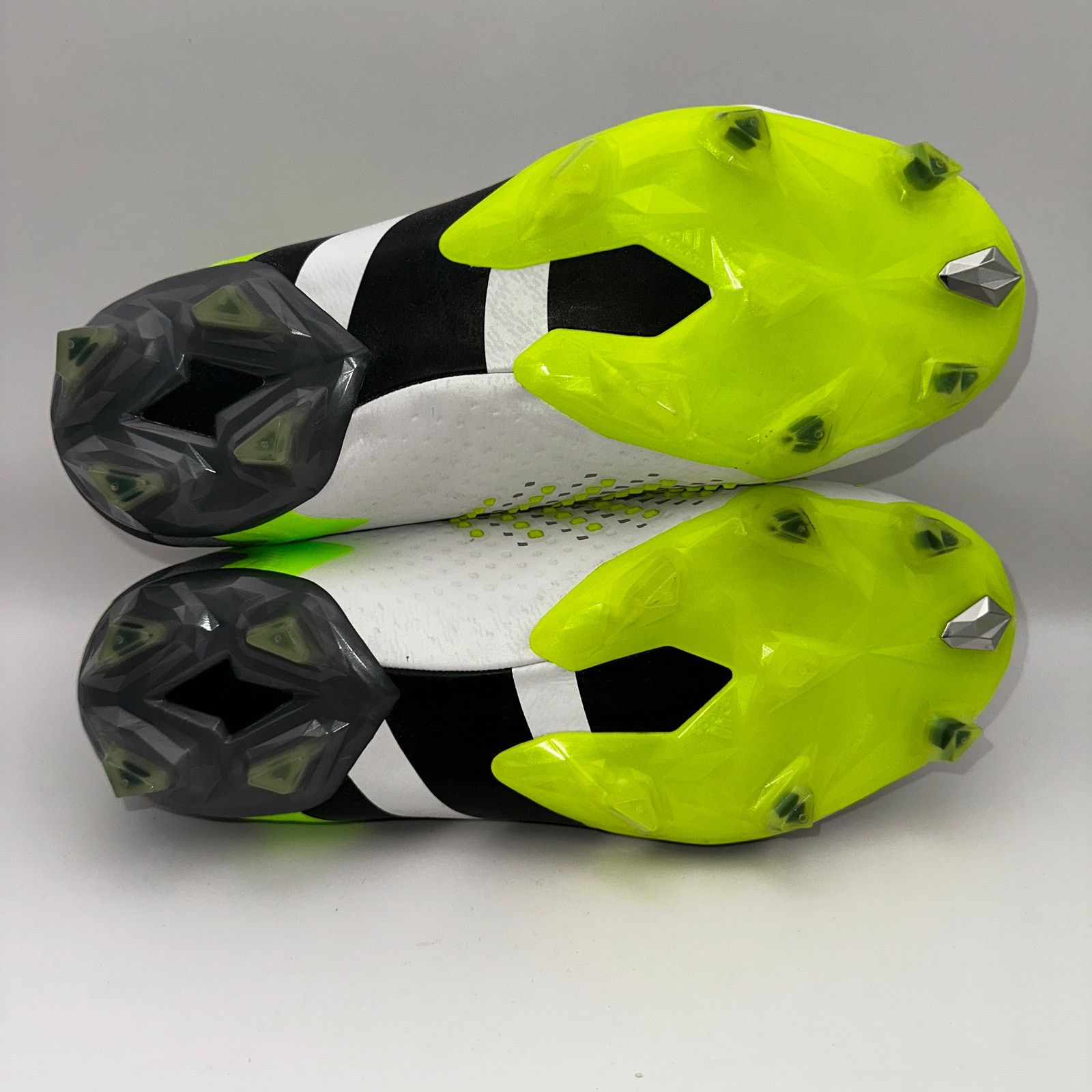 Adidas Adidas Predator Accuracy .1 Men sz 7 Soccer Cleats White Grn Size US 7 / EU 40 - 9 Thumbnail