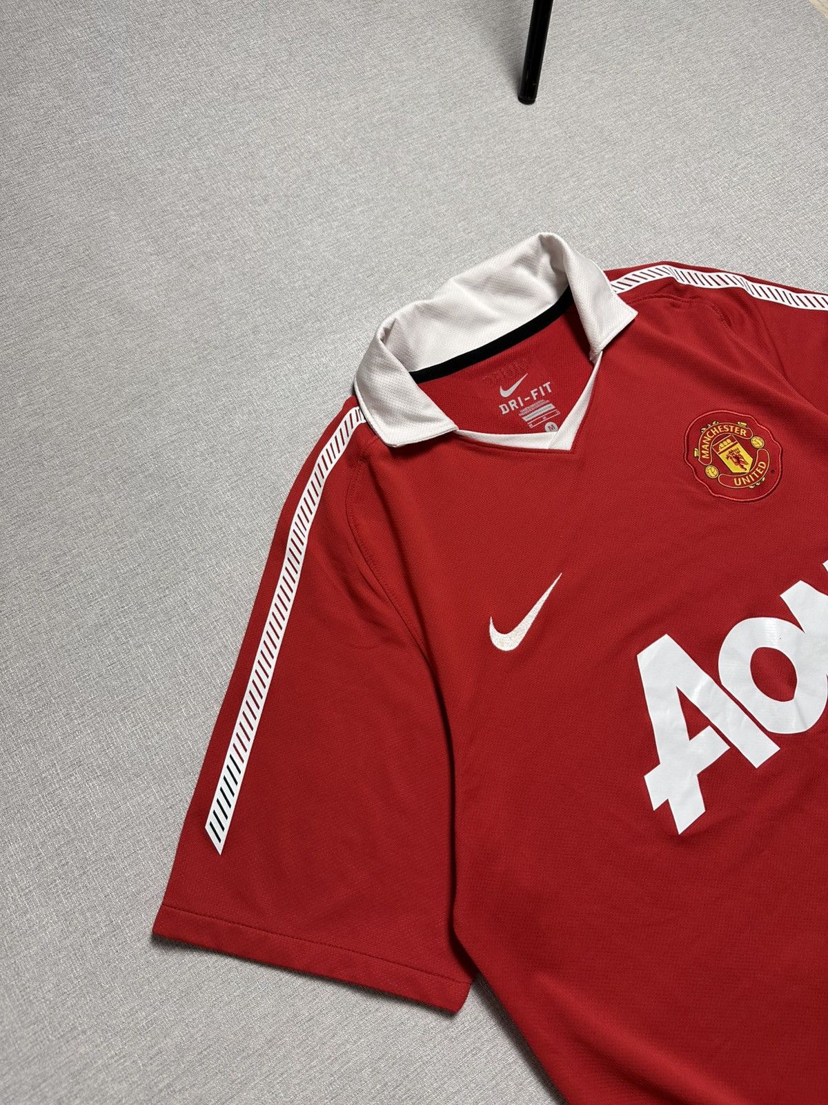 Nike × Vintage Nike Manchester United Vintage Home Jersey 2010/2011 Size US M / EU 48-50 / 2 - 3 Thumbnail