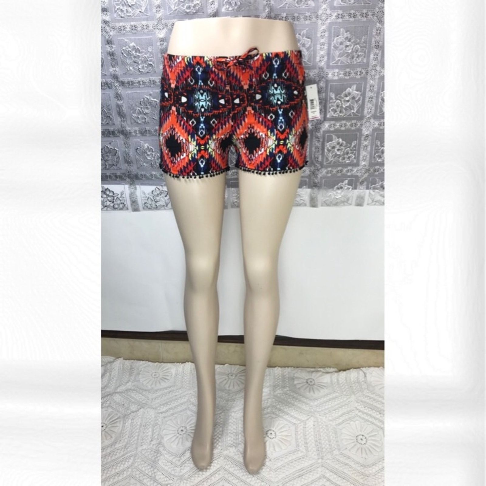 Other NWT Multi Aztec Print Tassle Hem Soft Shorts Size 26" / US 2 / IT 38 - 3 Thumbnail