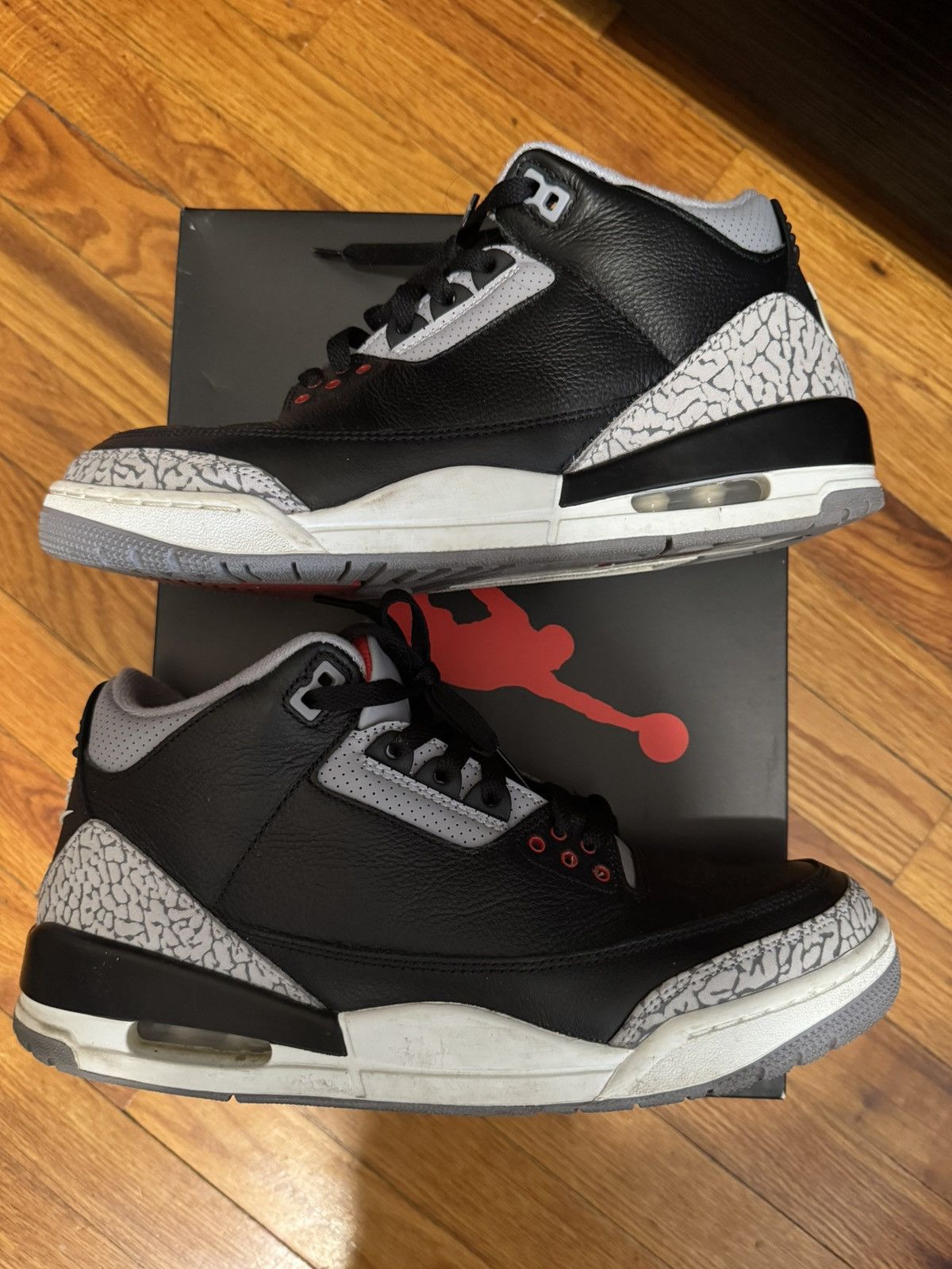 Jordan Brand Black Cement 3 Size 10.5 Size US 10.5 / EU 43-44 - 2 Thumbnail